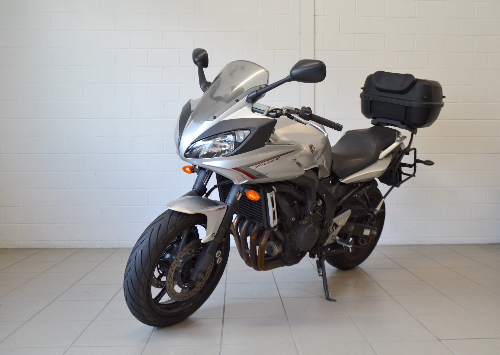 YAMAHA FZ6 Fazer S2 ABS-image-1