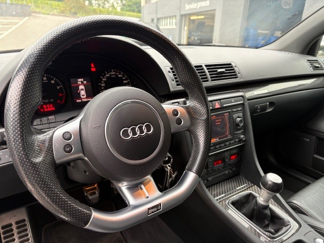 AUDI RS4 Avant 4.2 V8 quattro-image-11