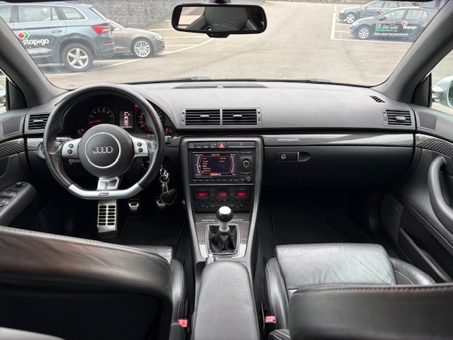 AUDI RS4 Avant 4.2 V8 quattro-image-14