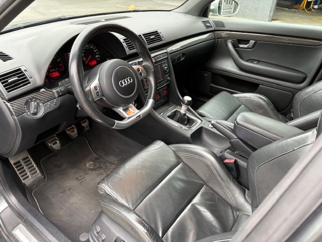 AUDI RS4 Avant 4.2 V8 quattro-image-8