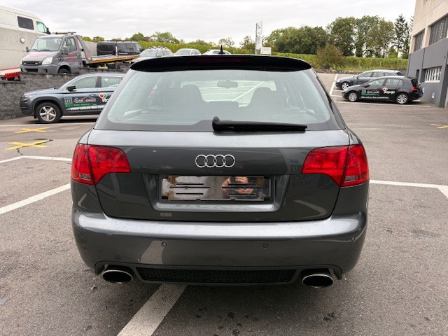 AUDI RS4 Avant 4.2 V8 quattro-image-4