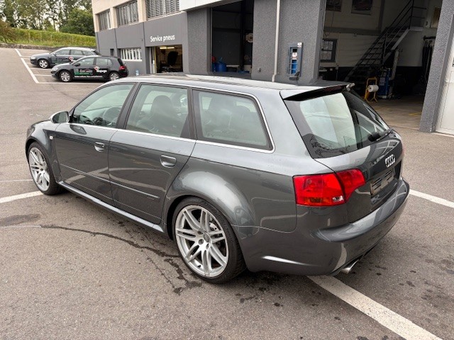 AUDI RS4 Avant 4.2 V8 quattro-image-7