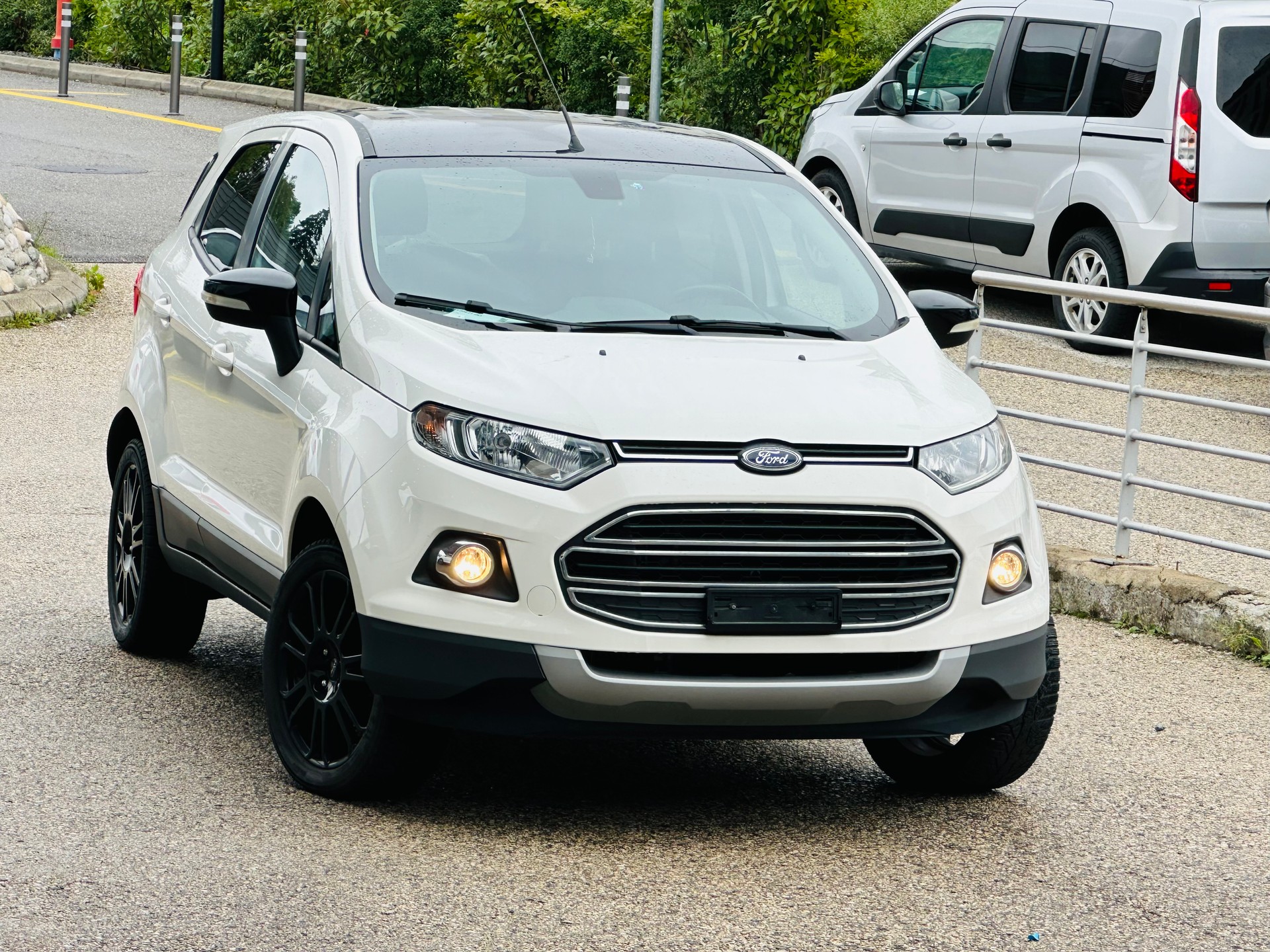 FORD EcoSport 1.0 SCTi Titanium-showroom-element-1