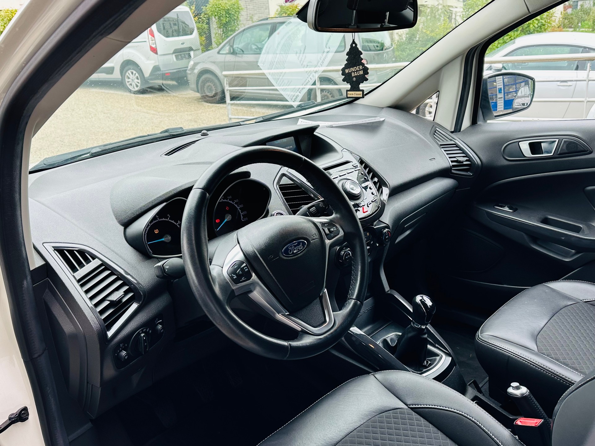 FORD EcoSport 1.0 SCTi Titanium-image-9