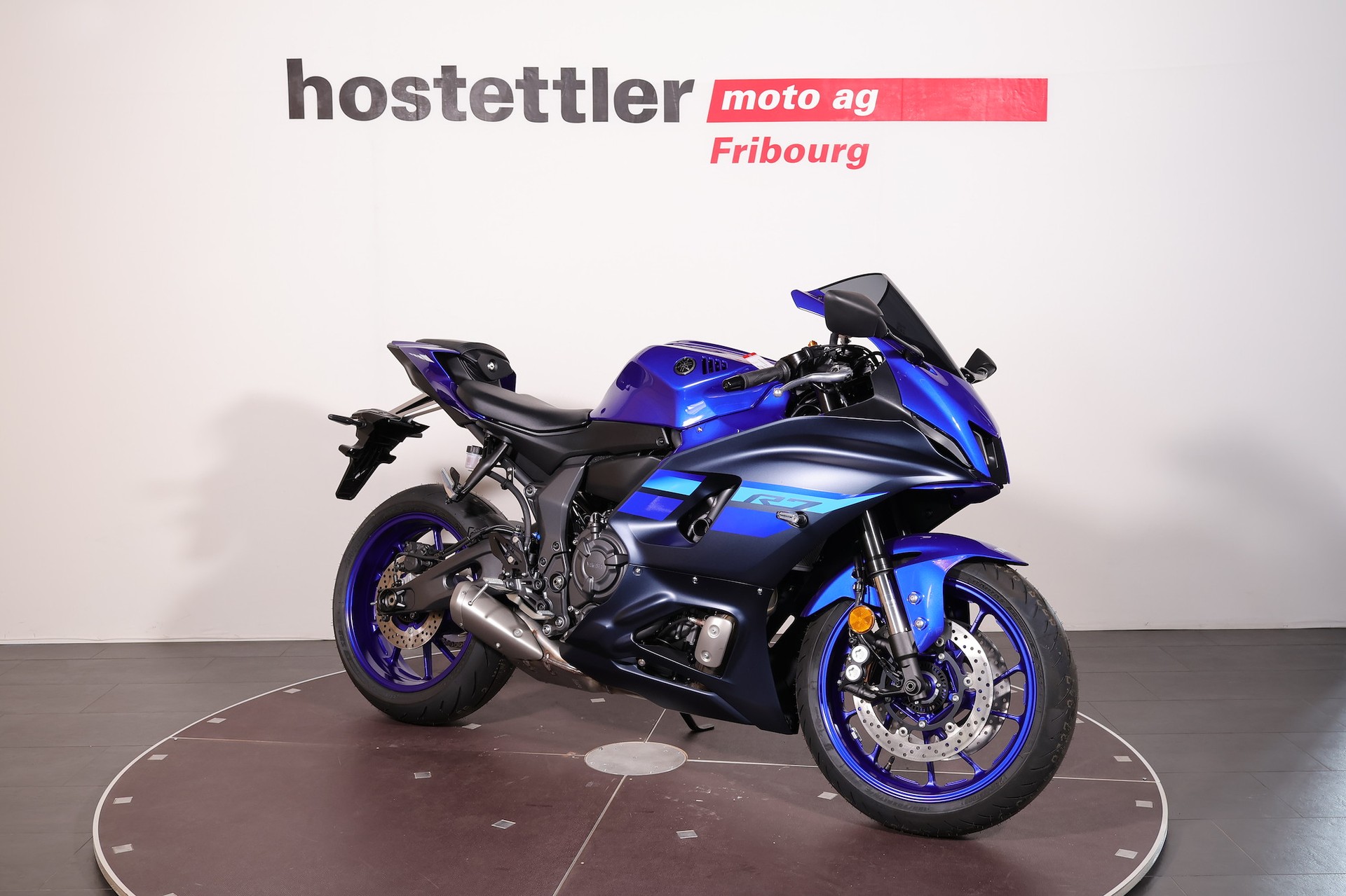 YAMAHA R7