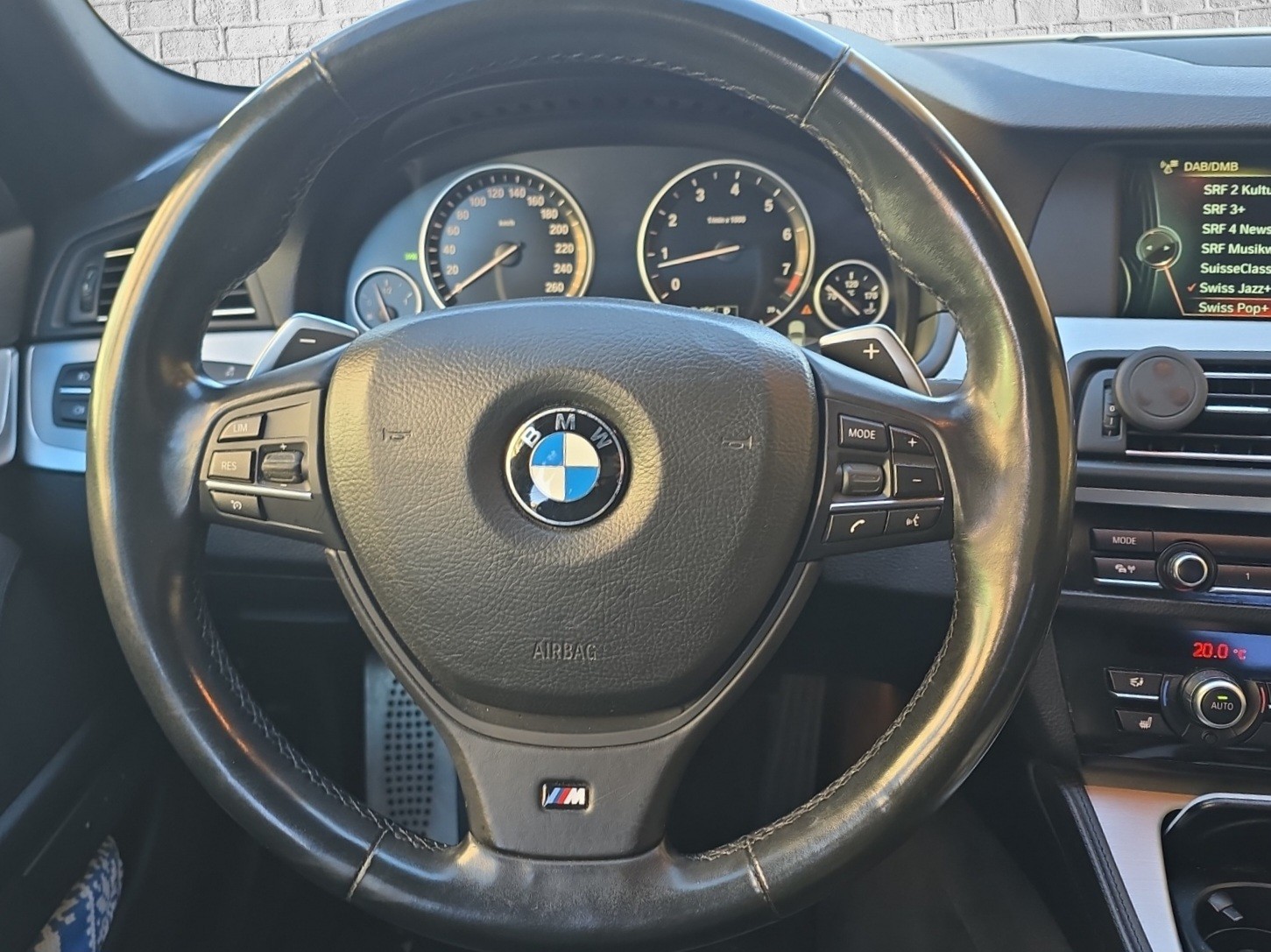 BMW 528i xDrive Steptronic-image-14