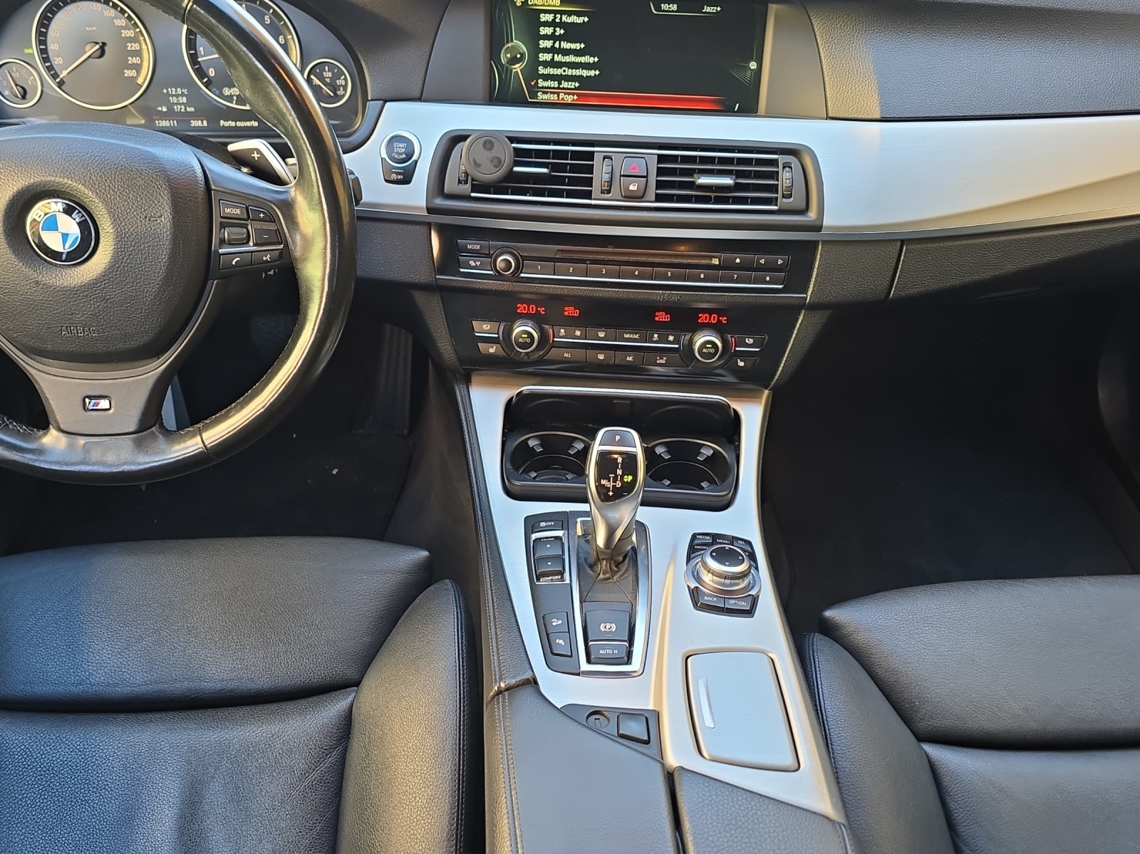 BMW 528i xDrive Steptronic-image-11