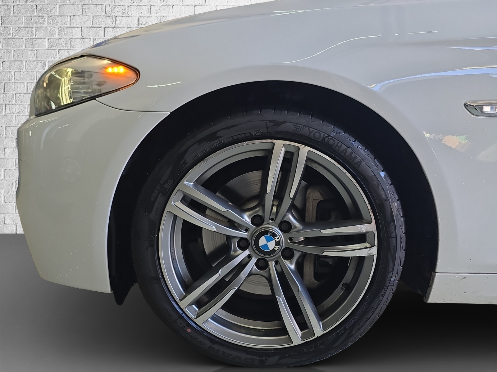 BMW 528i xDrive Steptronic-image-19