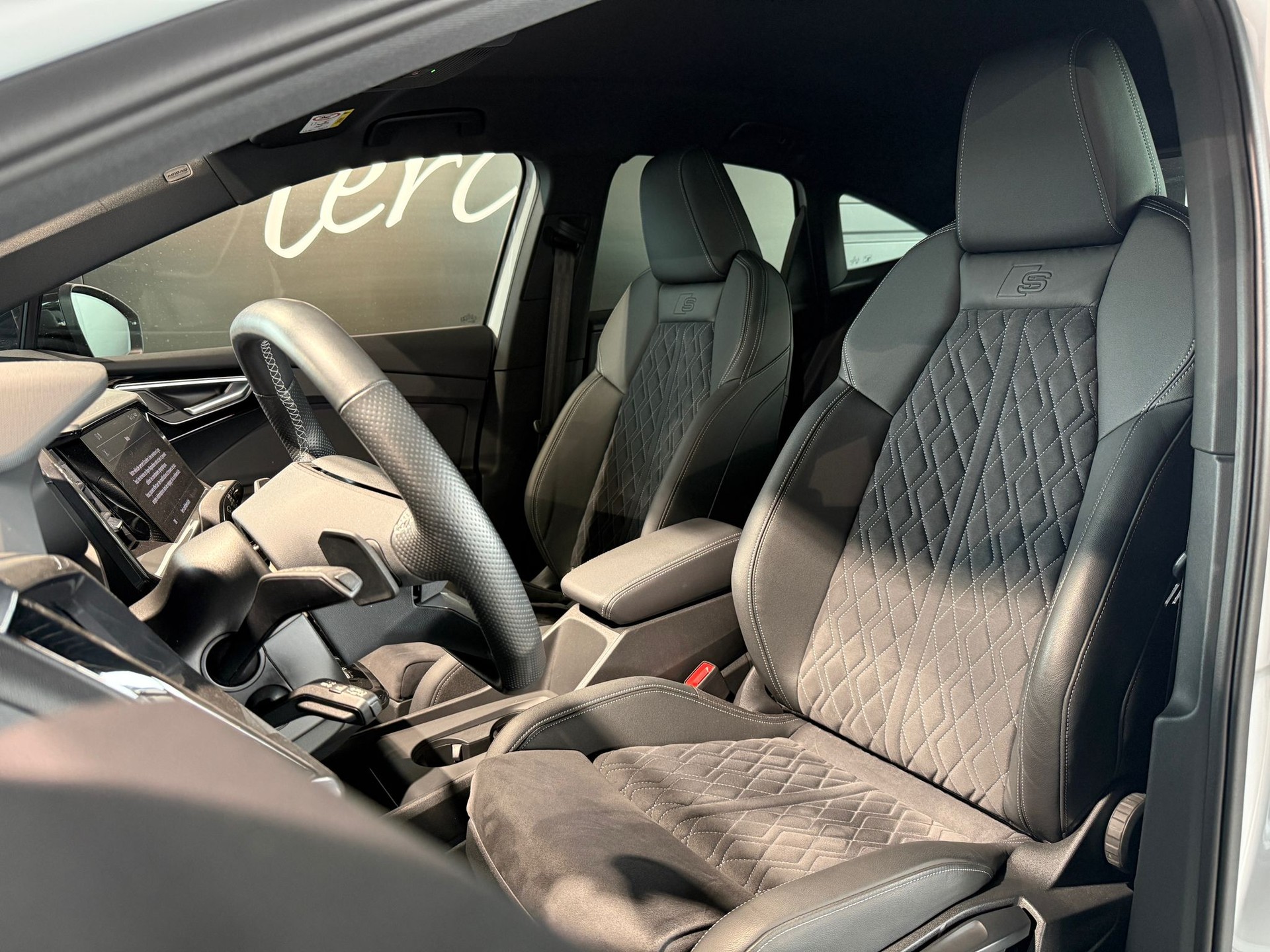 AUDI Q4 Sportback e-tron 50 quattro-showroom-element-3