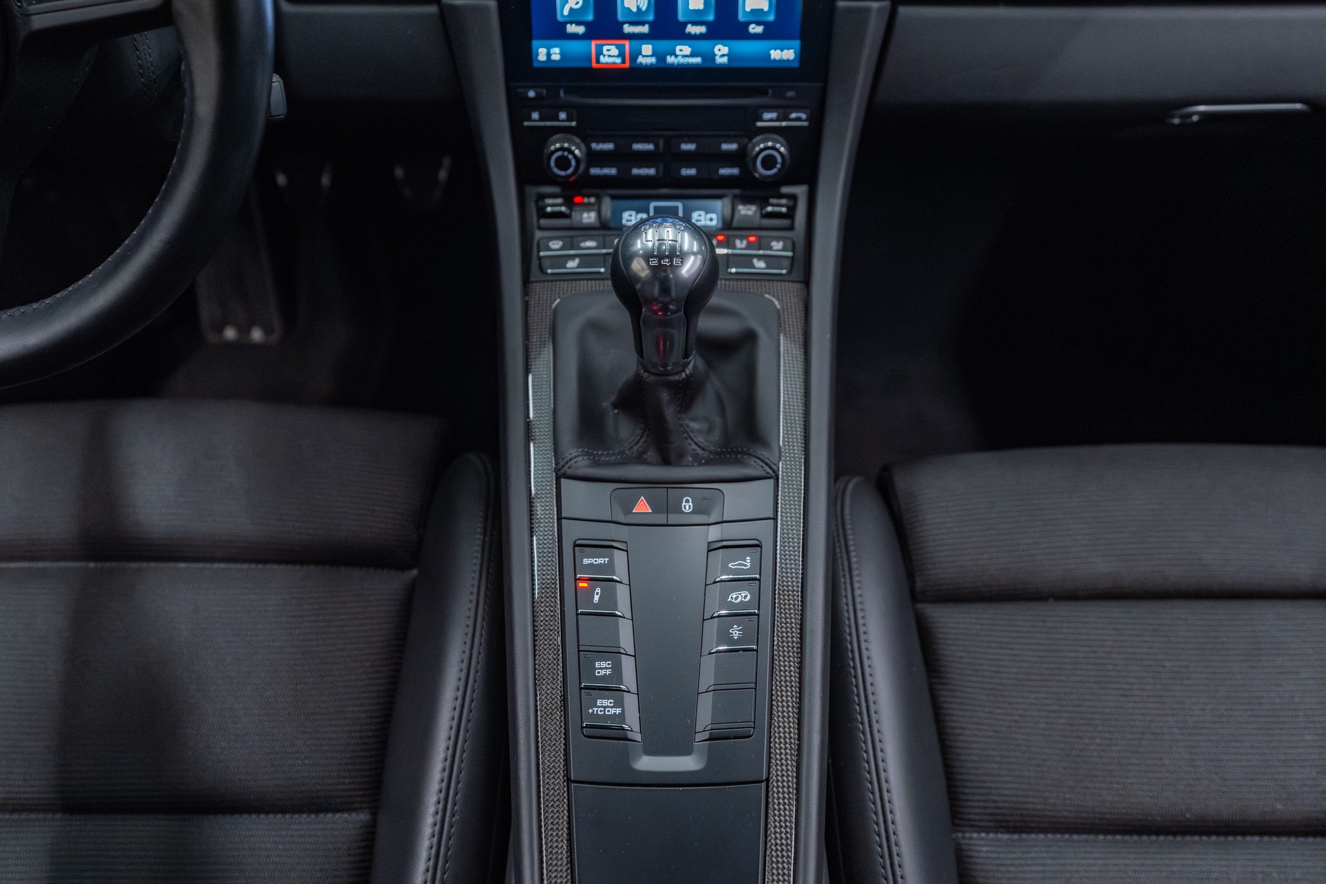 PORSCHE 911 GT3 Touring-image-10