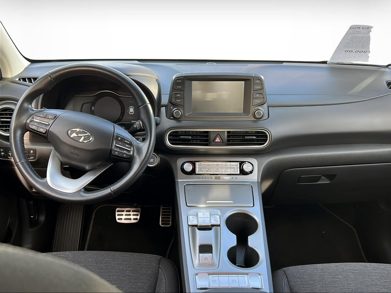 HYUNDAI Kona EV Pica-showroom-element-3