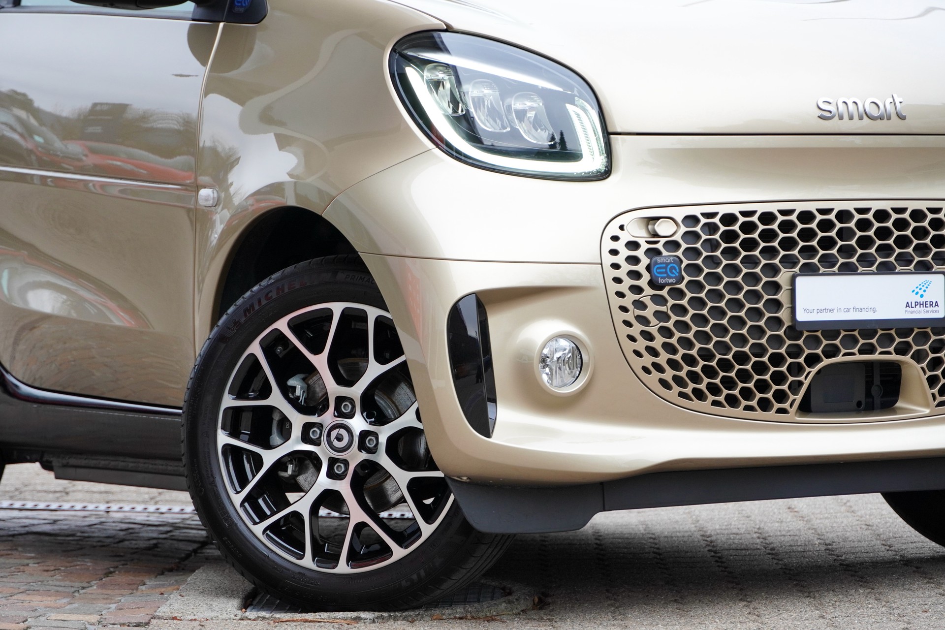 SMART fortwo EQ prime (incl. battery)-showroom-element-1