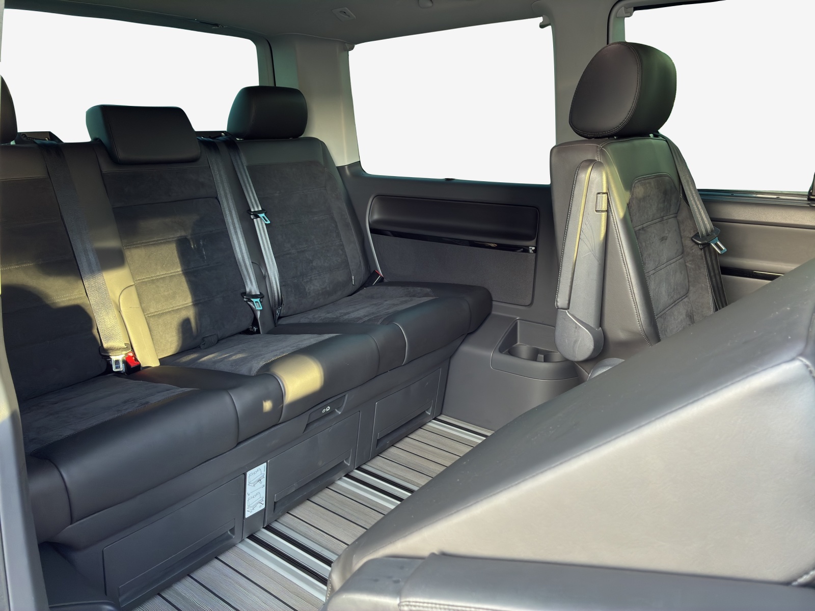 VW T6 Multivan 2.0 Bi-TDI Business 4Motion DSG-image-13