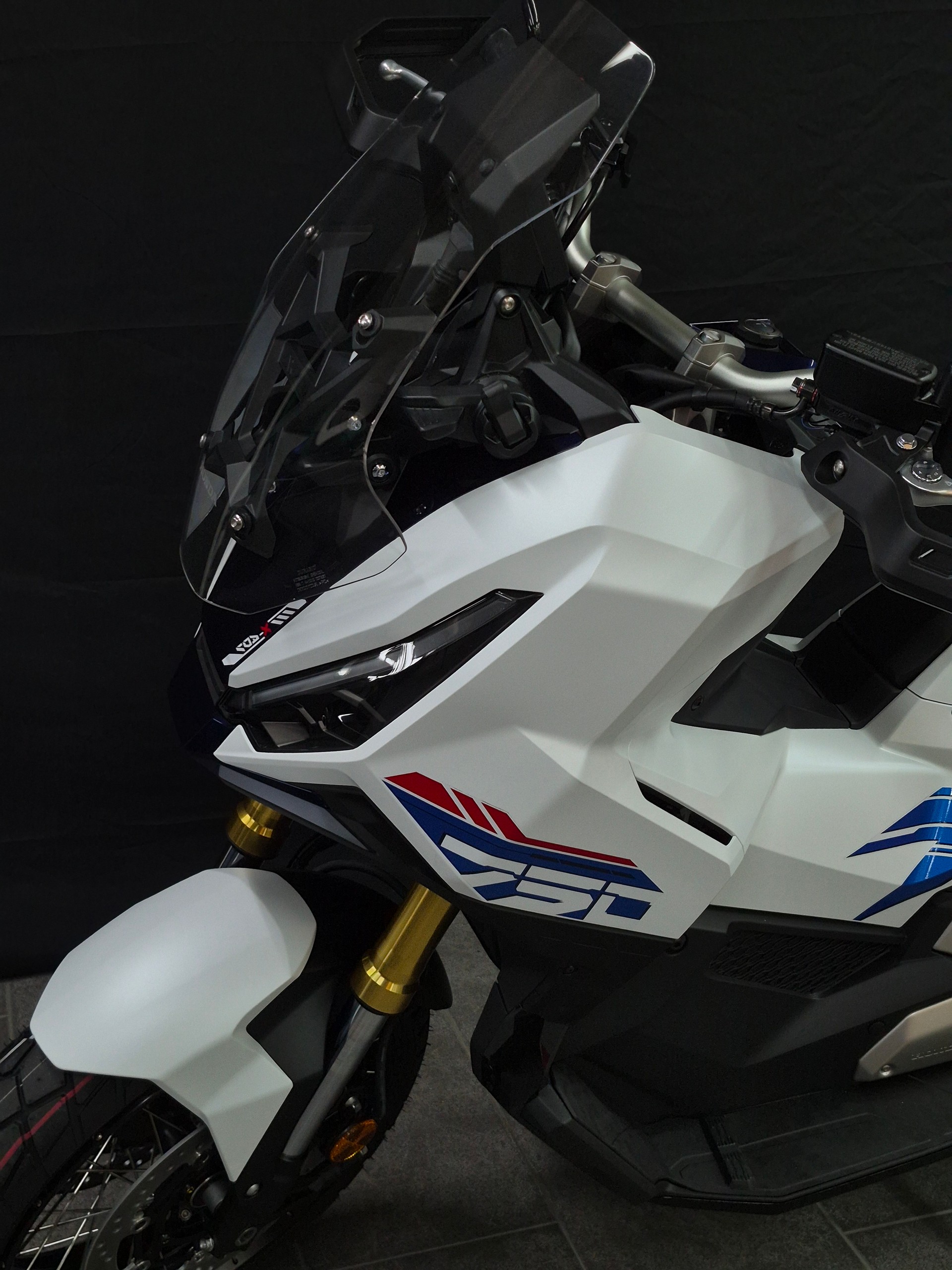 HONDA X-ADV 750 SE-image-9