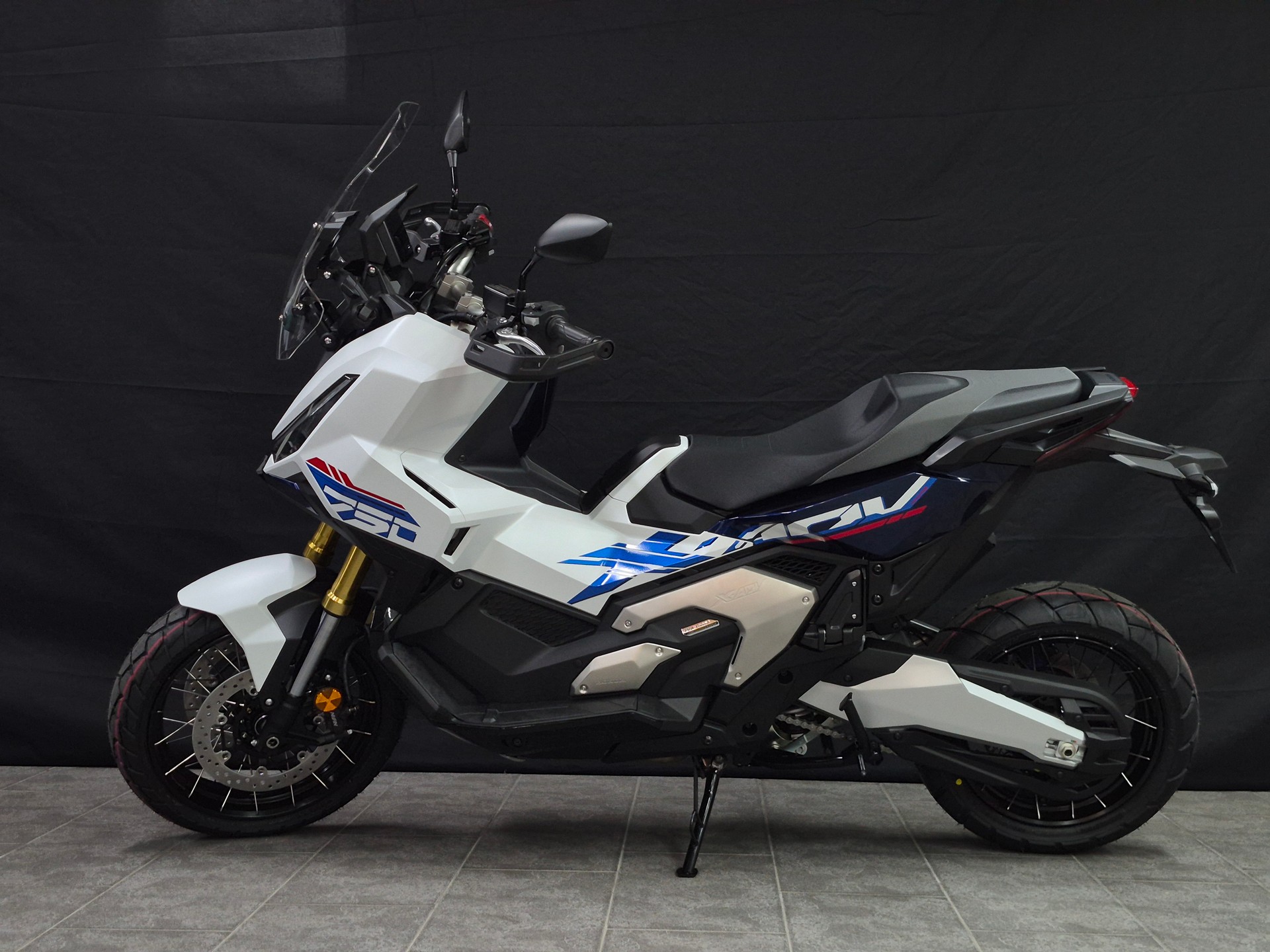 HONDA X-ADV 750 SE-image-8
