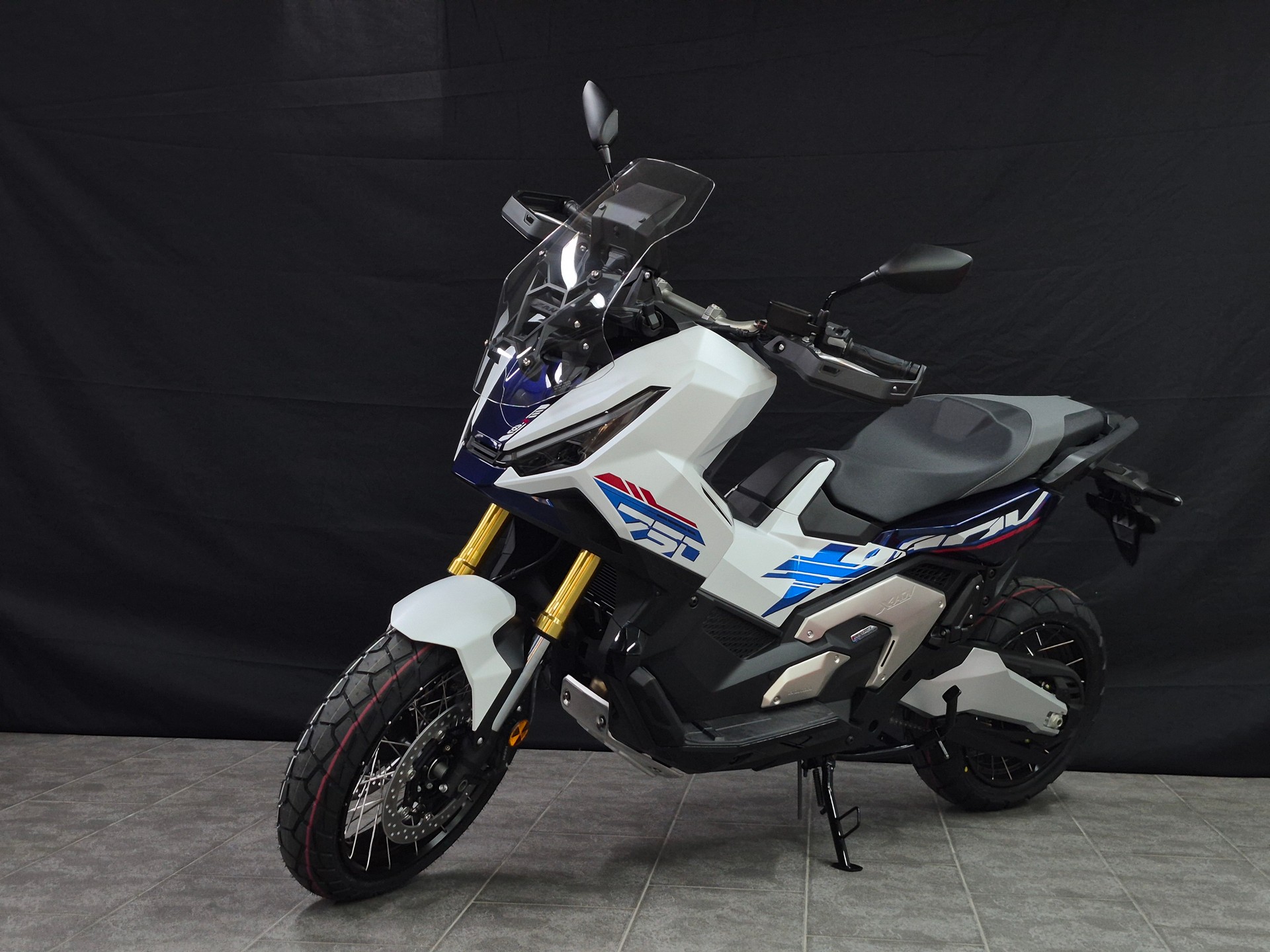 HONDA X-ADV 750 SE-image-12