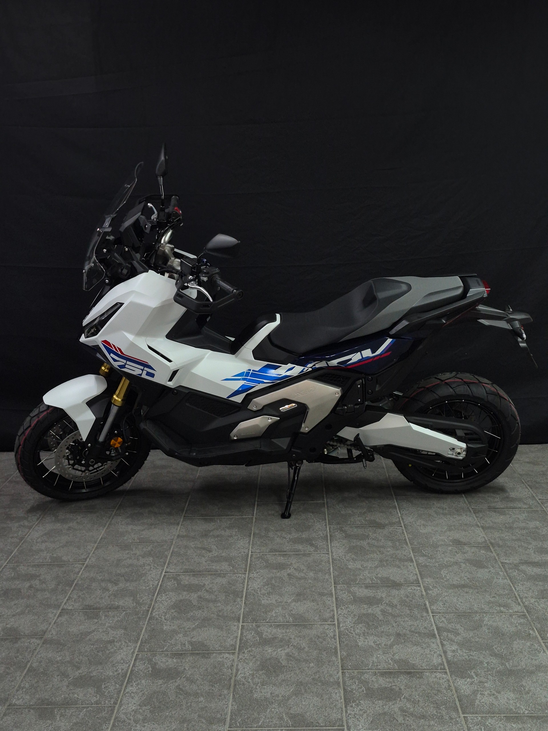 HONDA X-ADV 750 SE-image-1