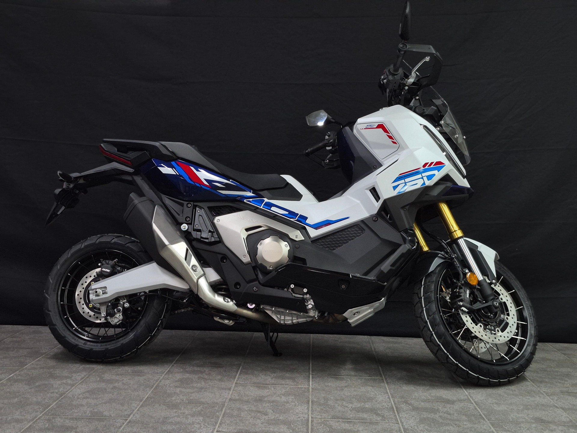 HONDA X-ADV 750 SE-image-2