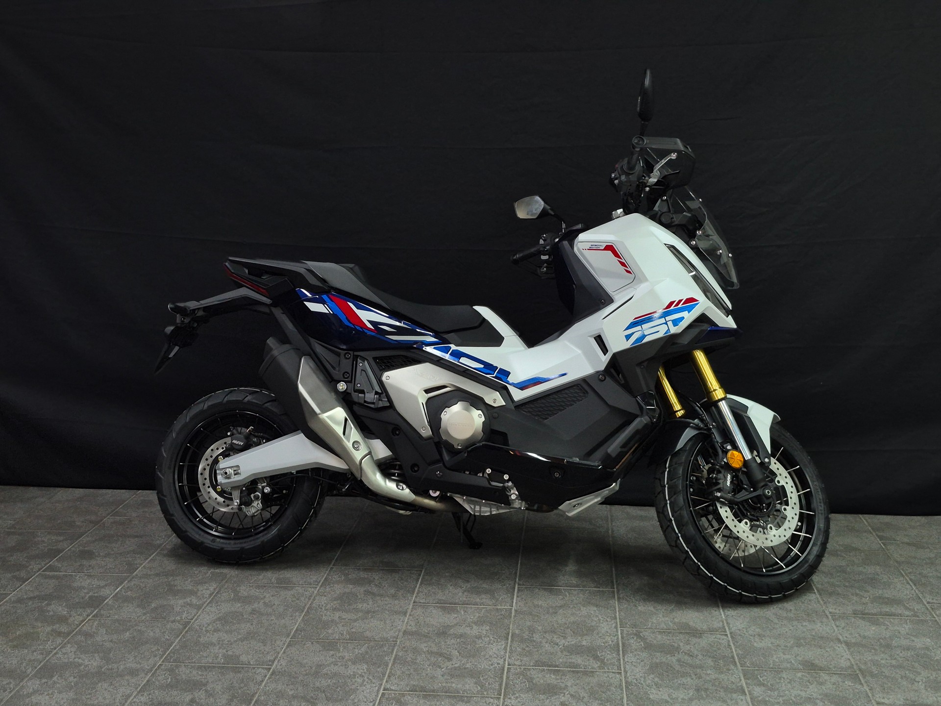 HONDA X-ADV 750 SE-image-7