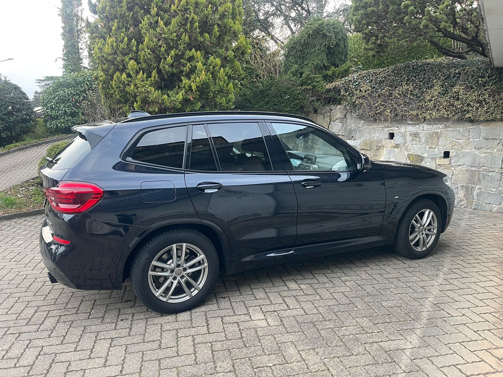 BMW X3 xDrive 48V 20d Individual M Sport Steptronic-image-3