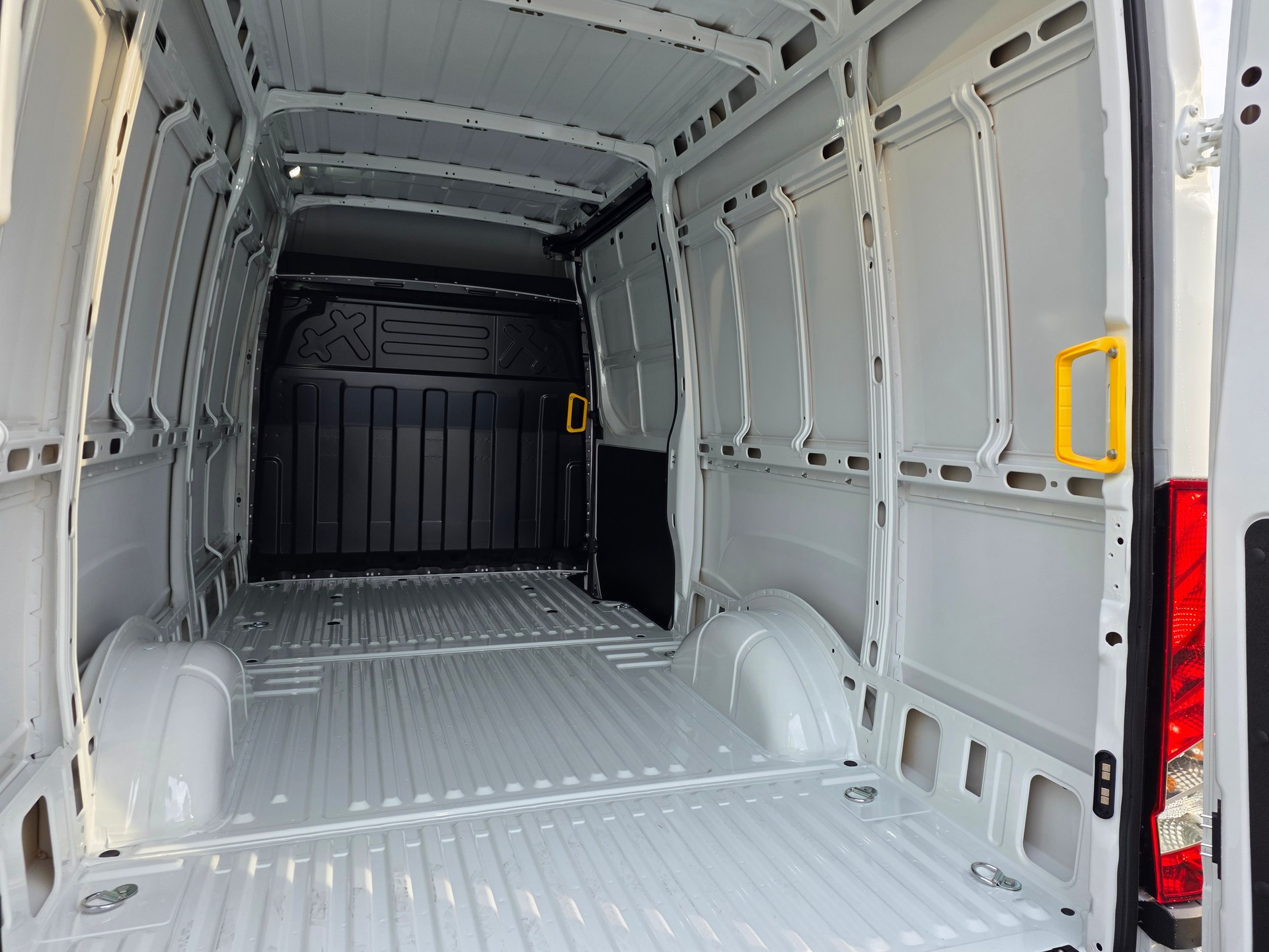 IVECO 35 S 18H V-image-3