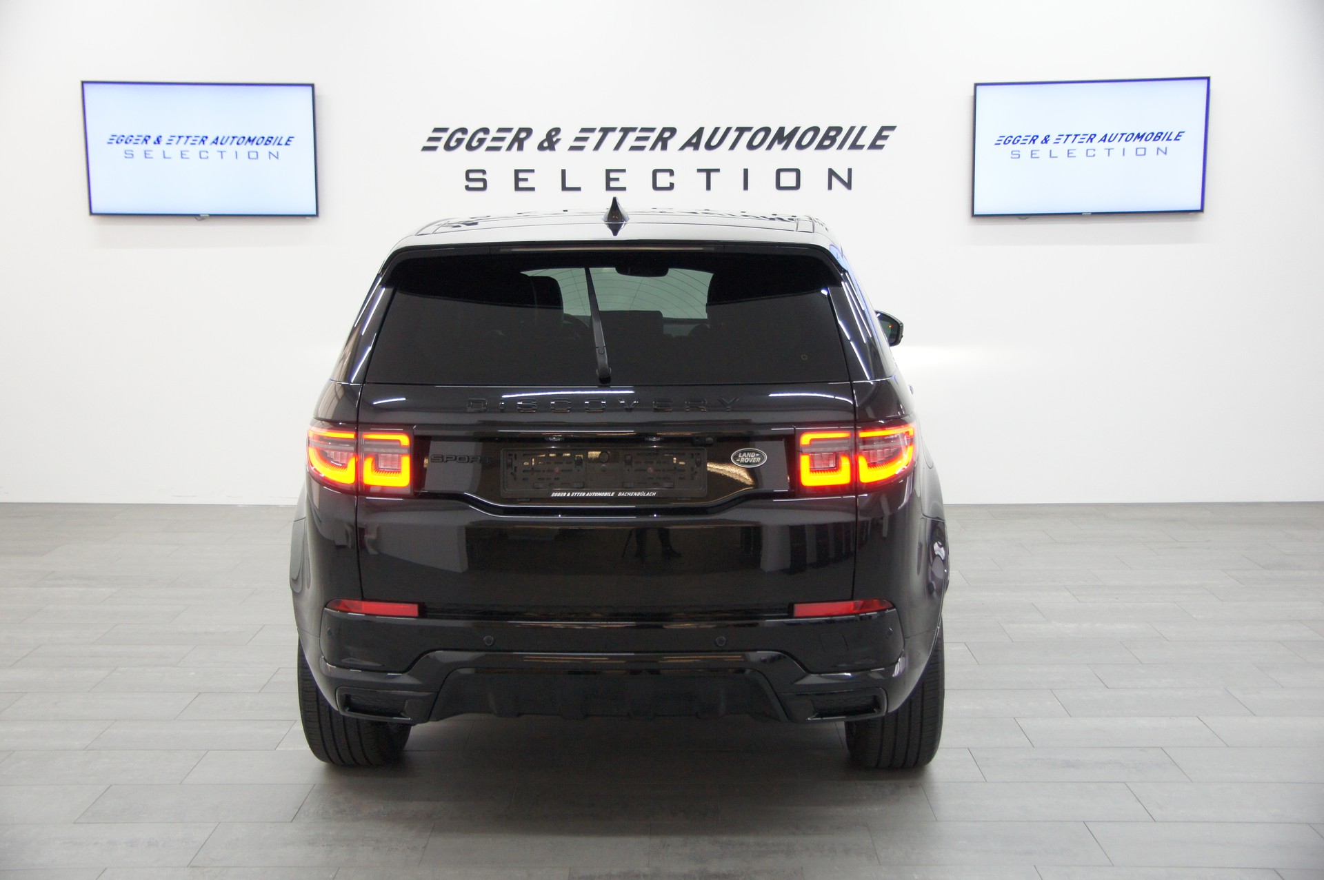 LAND ROVER Discovery Sport D200 2.0D TD4 MHEV HSE AT9-image-4