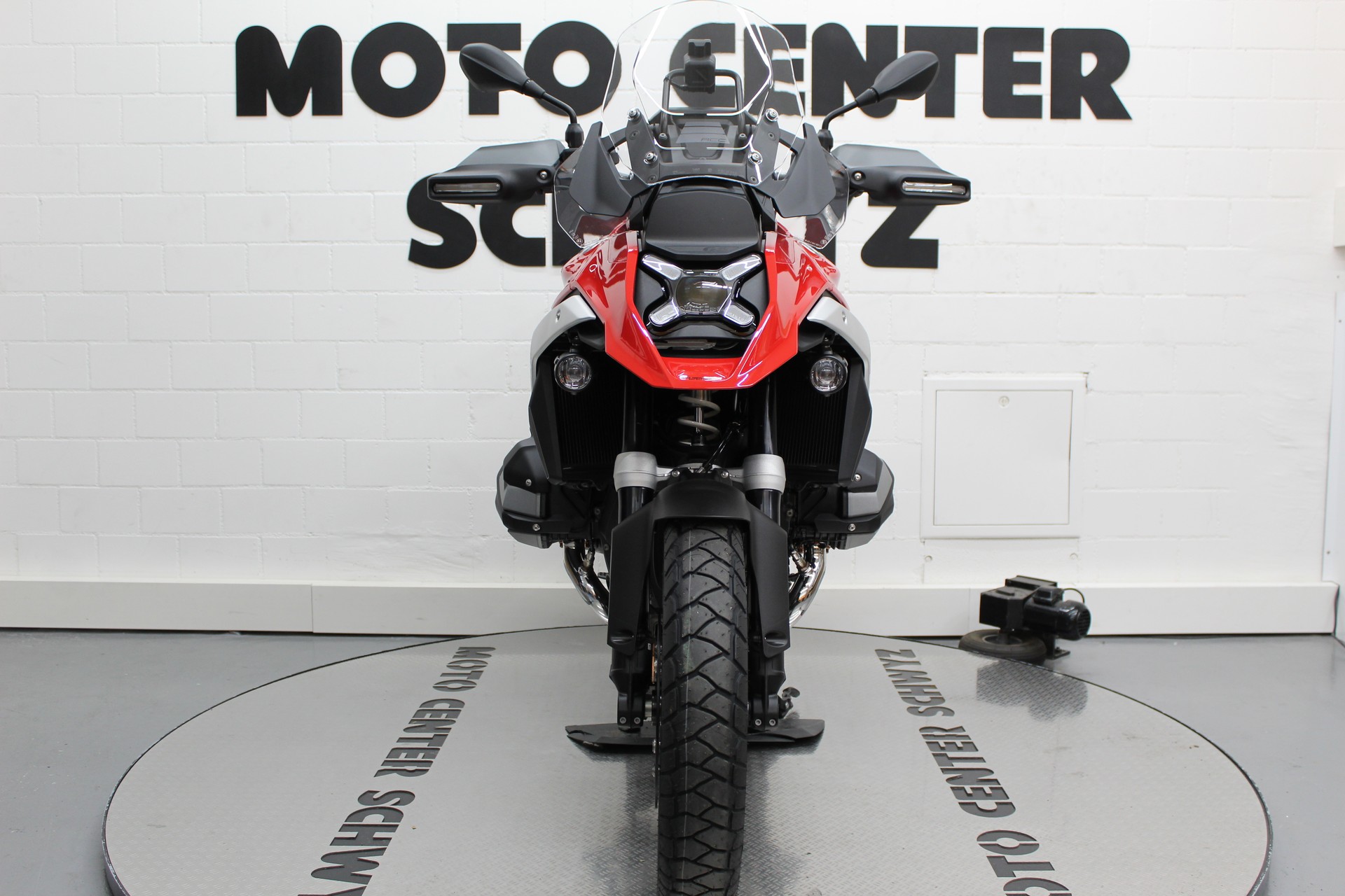 BMW R 1300 GS-image-2