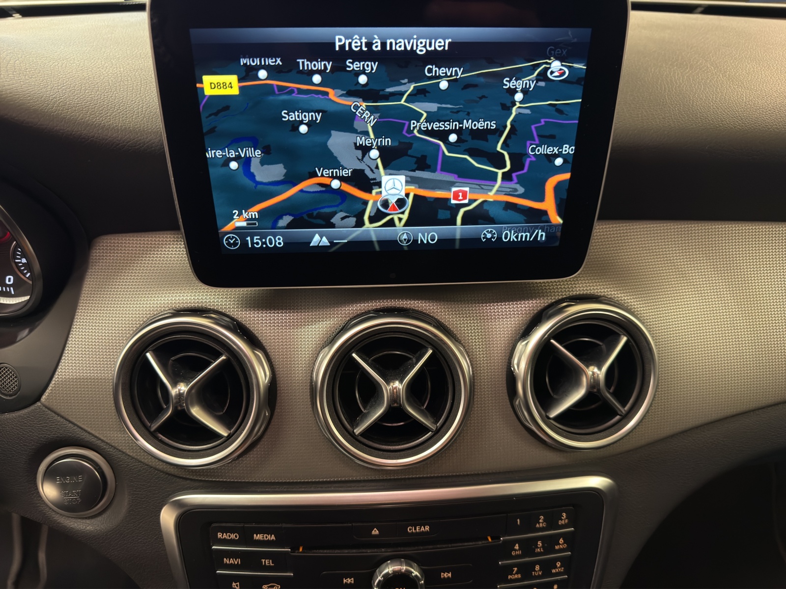 MERCEDES-BENZ GLA 200 Night Star-image-8