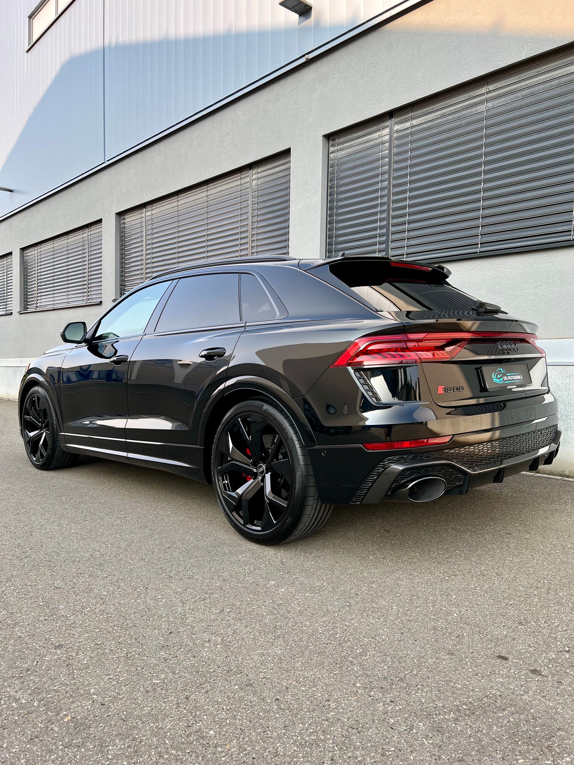AUDI RSQ8 quattro tiptronic-showroom-element-2