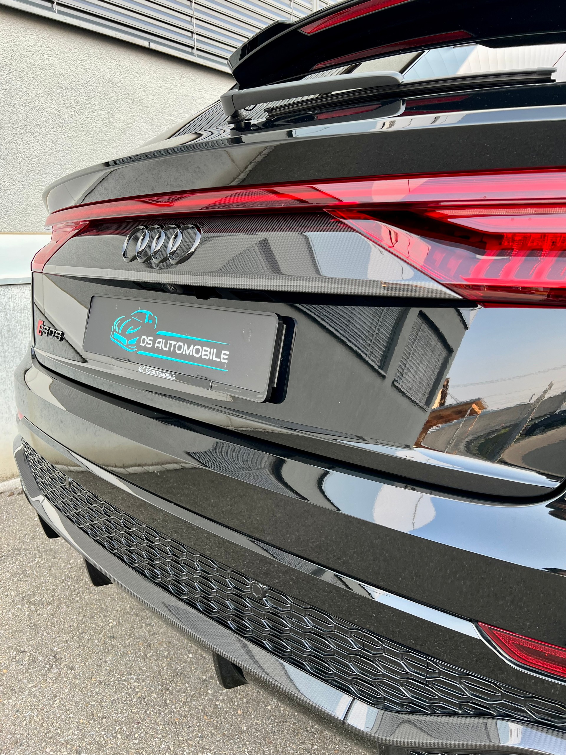 AUDI RSQ8 quattro tiptronic-image-24