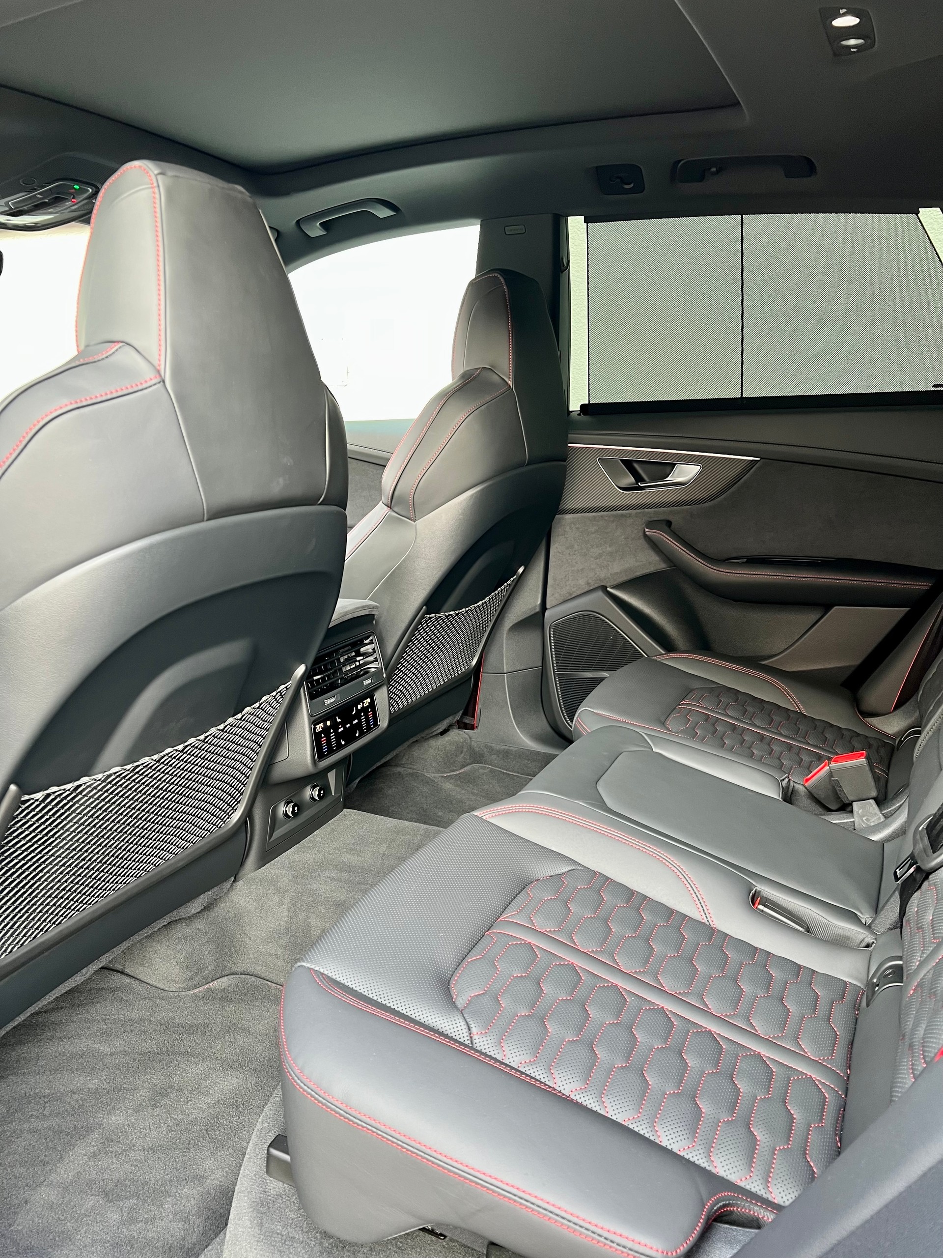 AUDI RSQ8 quattro tiptronic-image-16