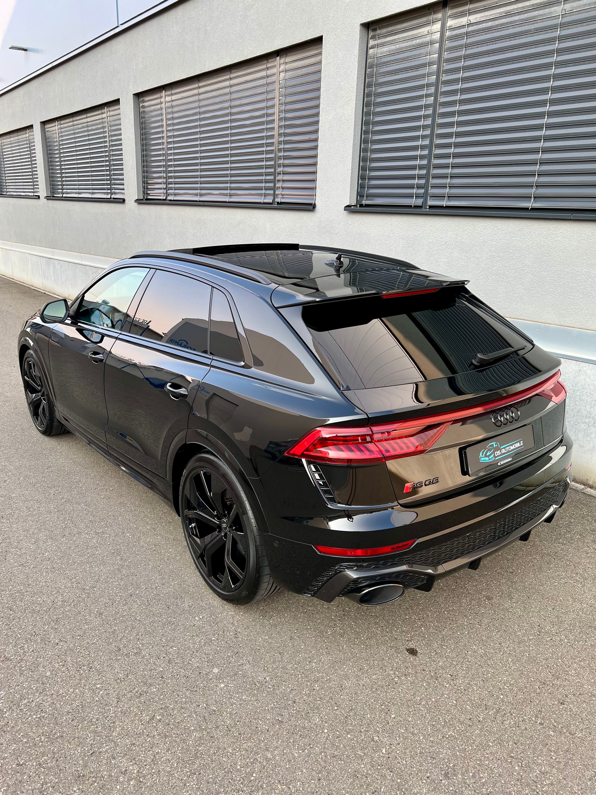 AUDI RSQ8 quattro tiptronic-image-26