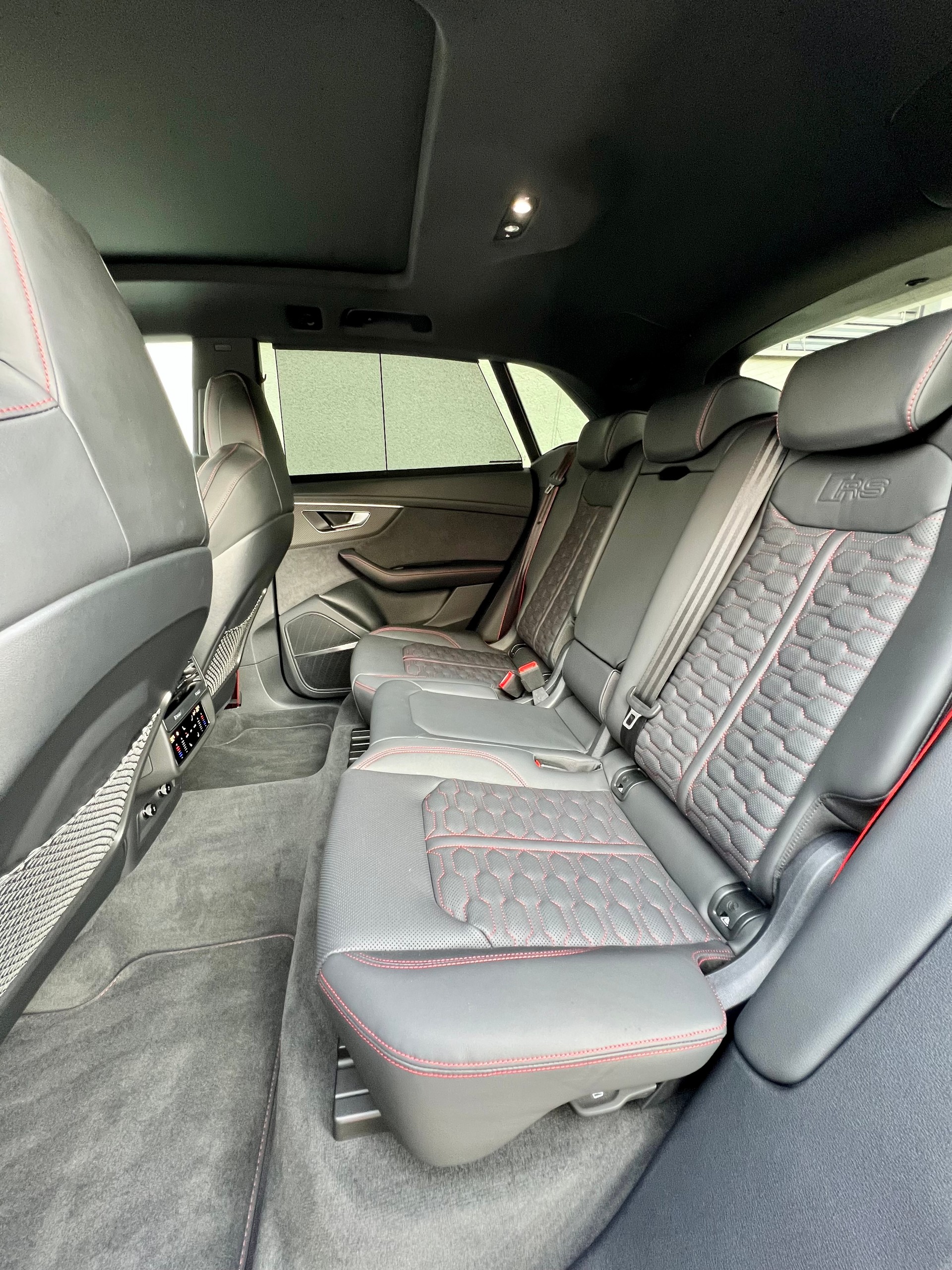 AUDI RSQ8 quattro tiptronic-image-17