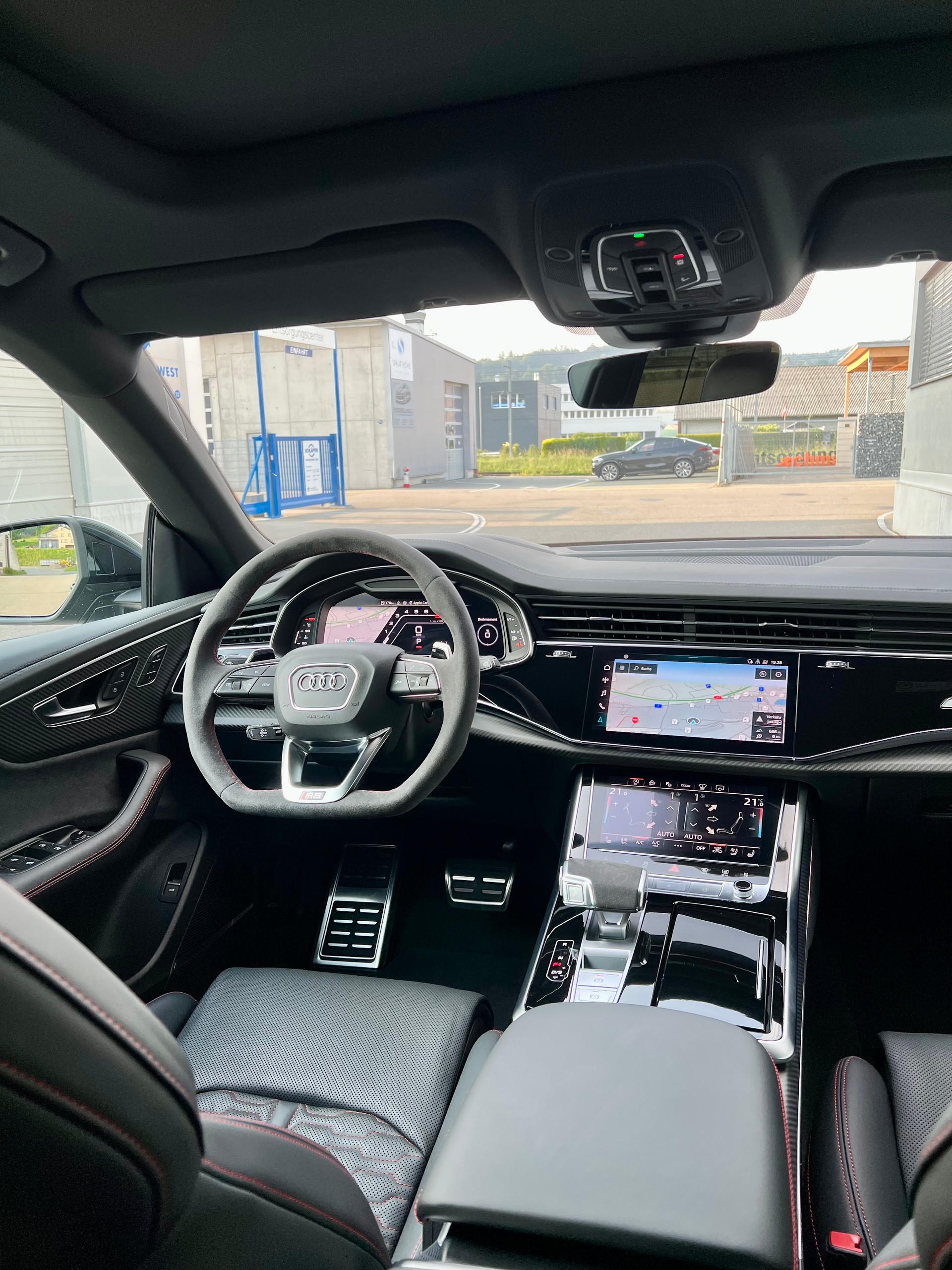 AUDI RSQ8 quattro tiptronic-image-12
