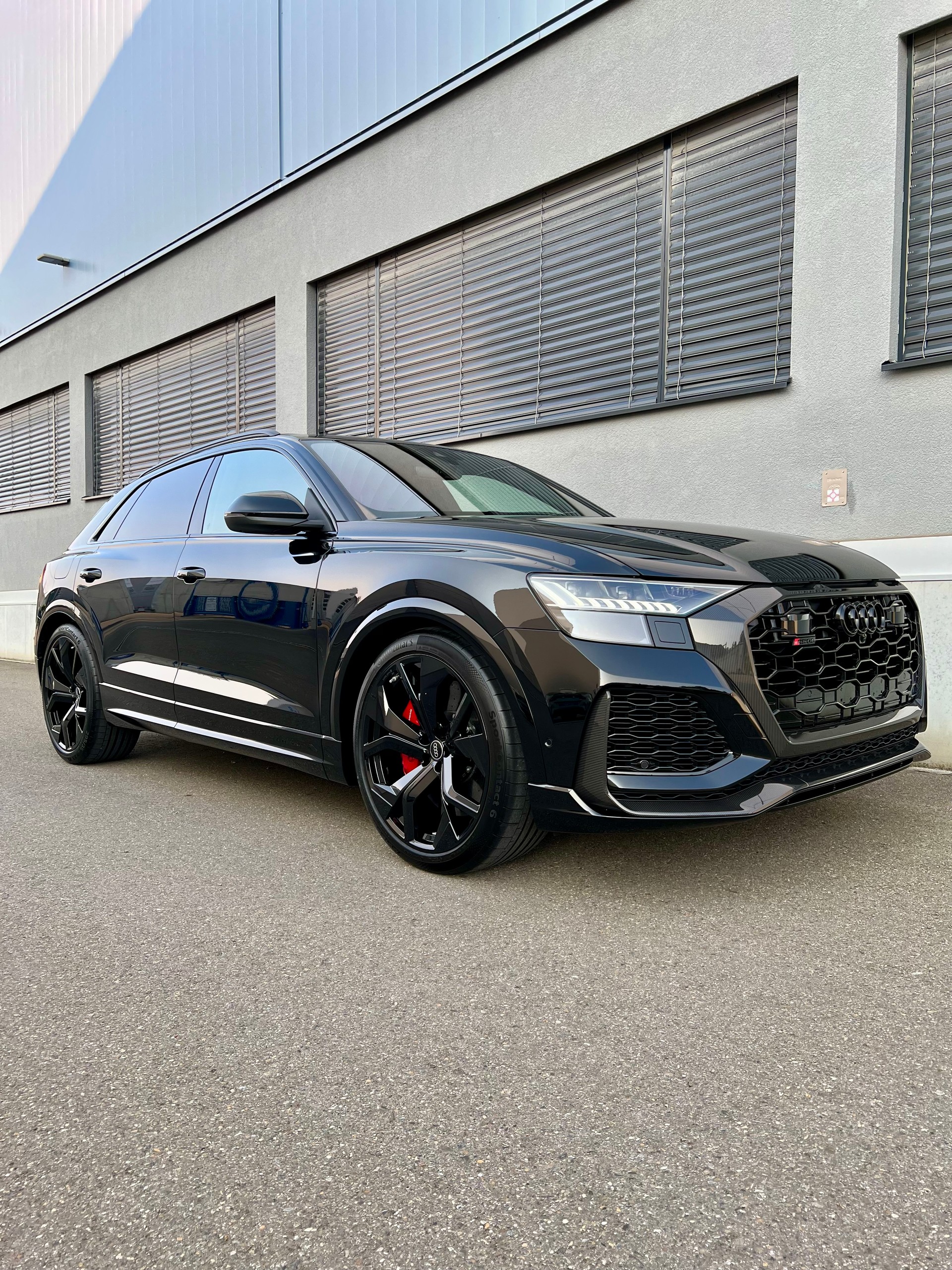 AUDI RSQ8 quattro tiptronic-image-6