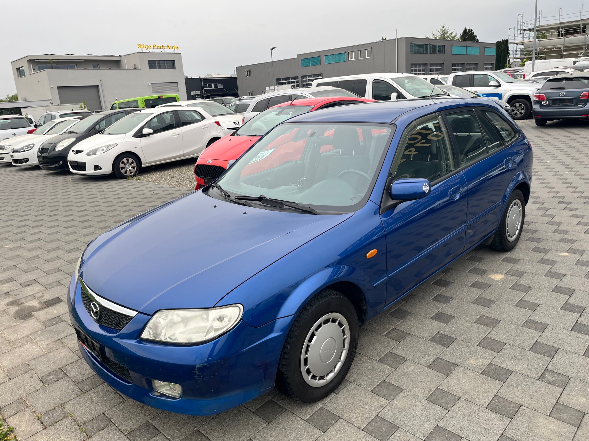 MAZDA 323 F 2.0i-16V-image-5