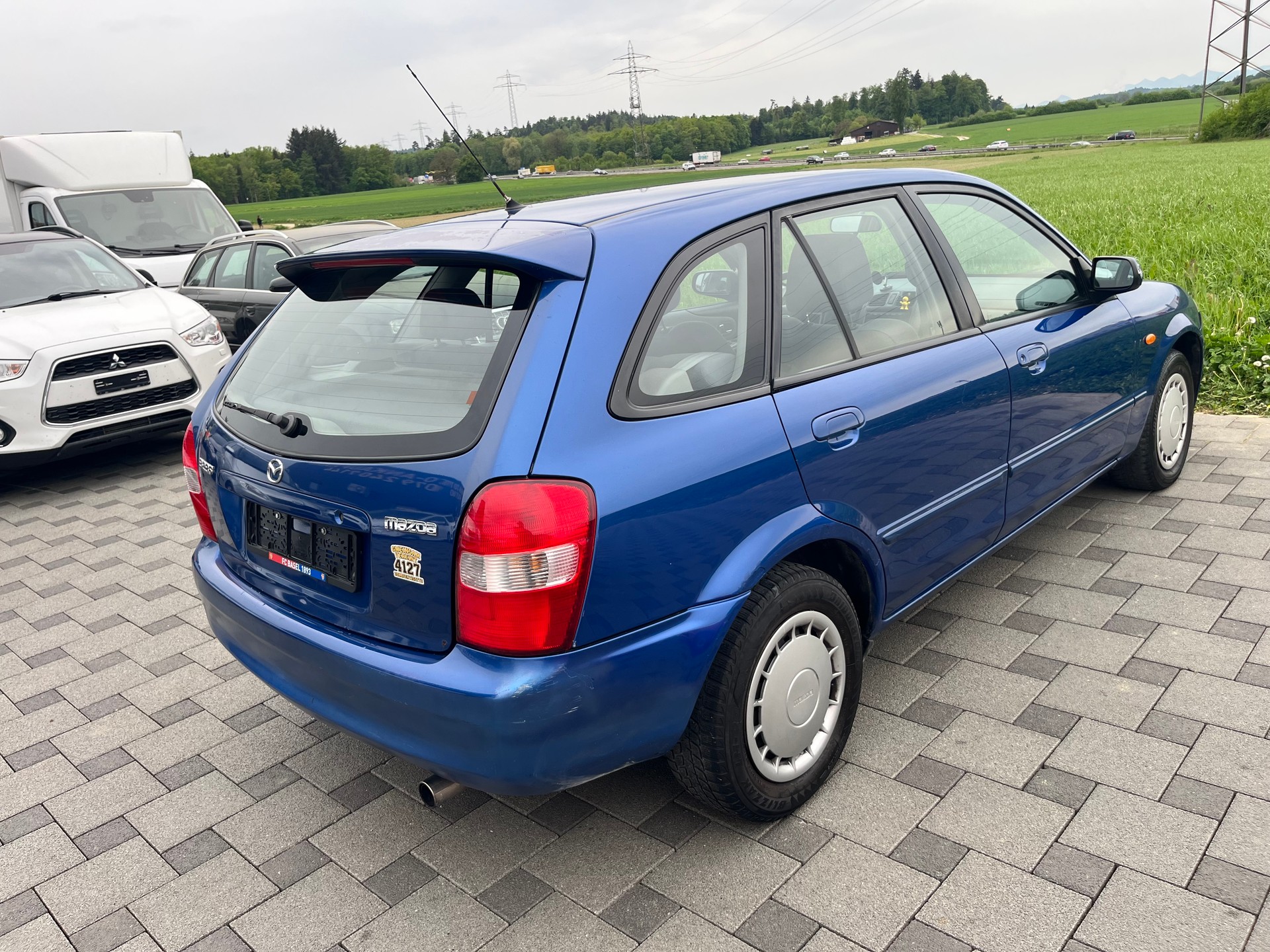MAZDA 323 F 2.0i-16V-image-3