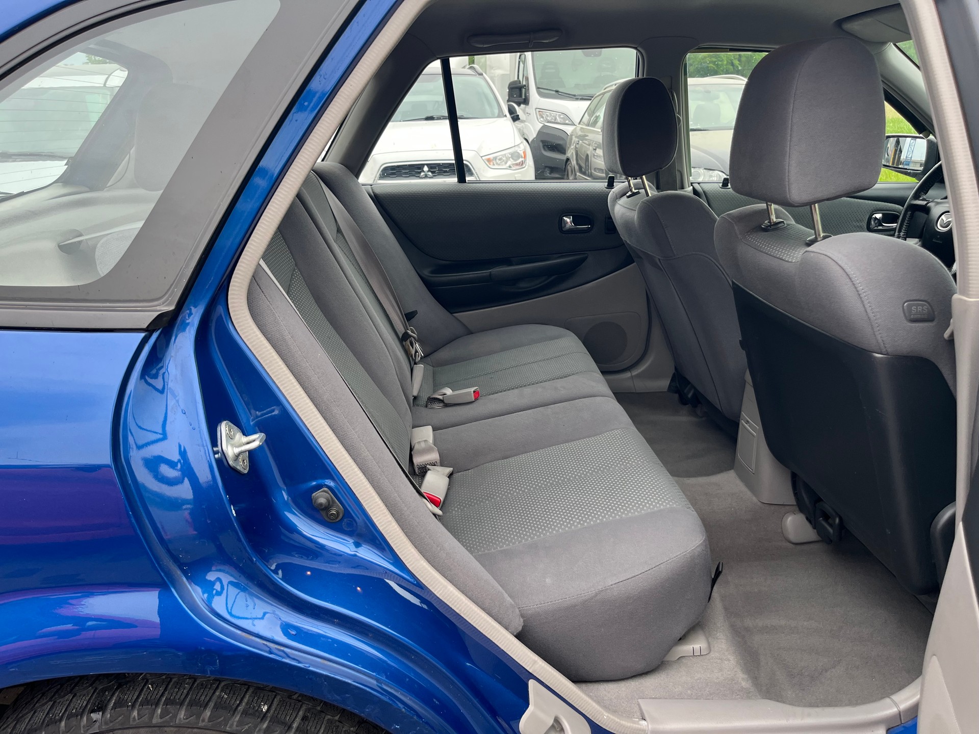MAZDA 323 F 2.0i-16V-image-9