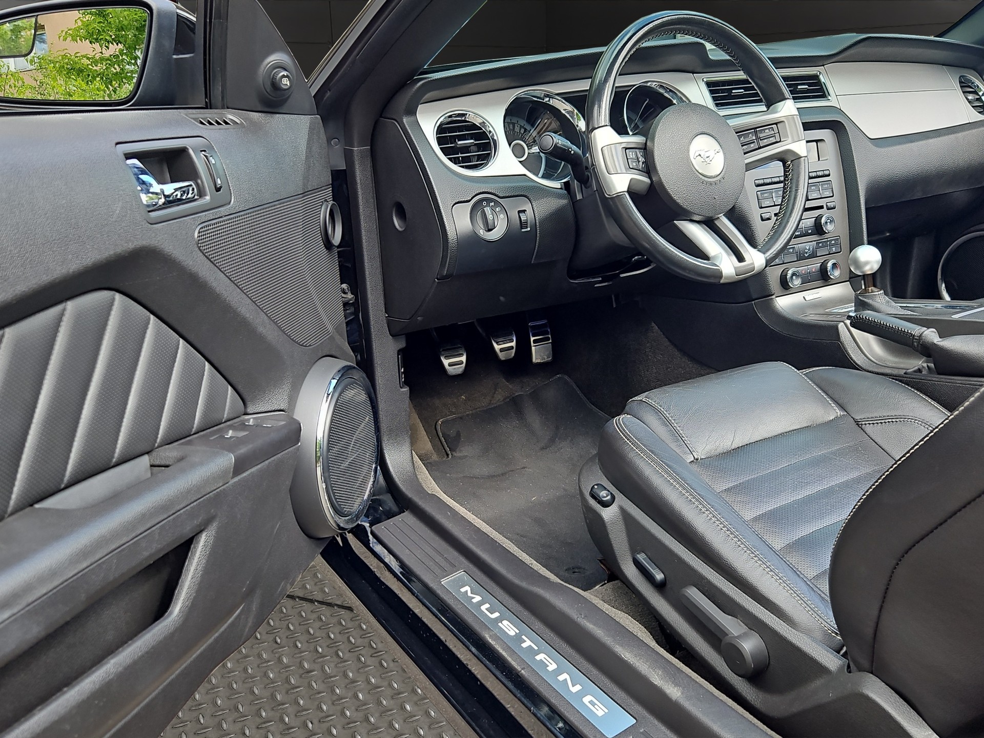 FORD Mustang GT 5.0 Manual-image-19