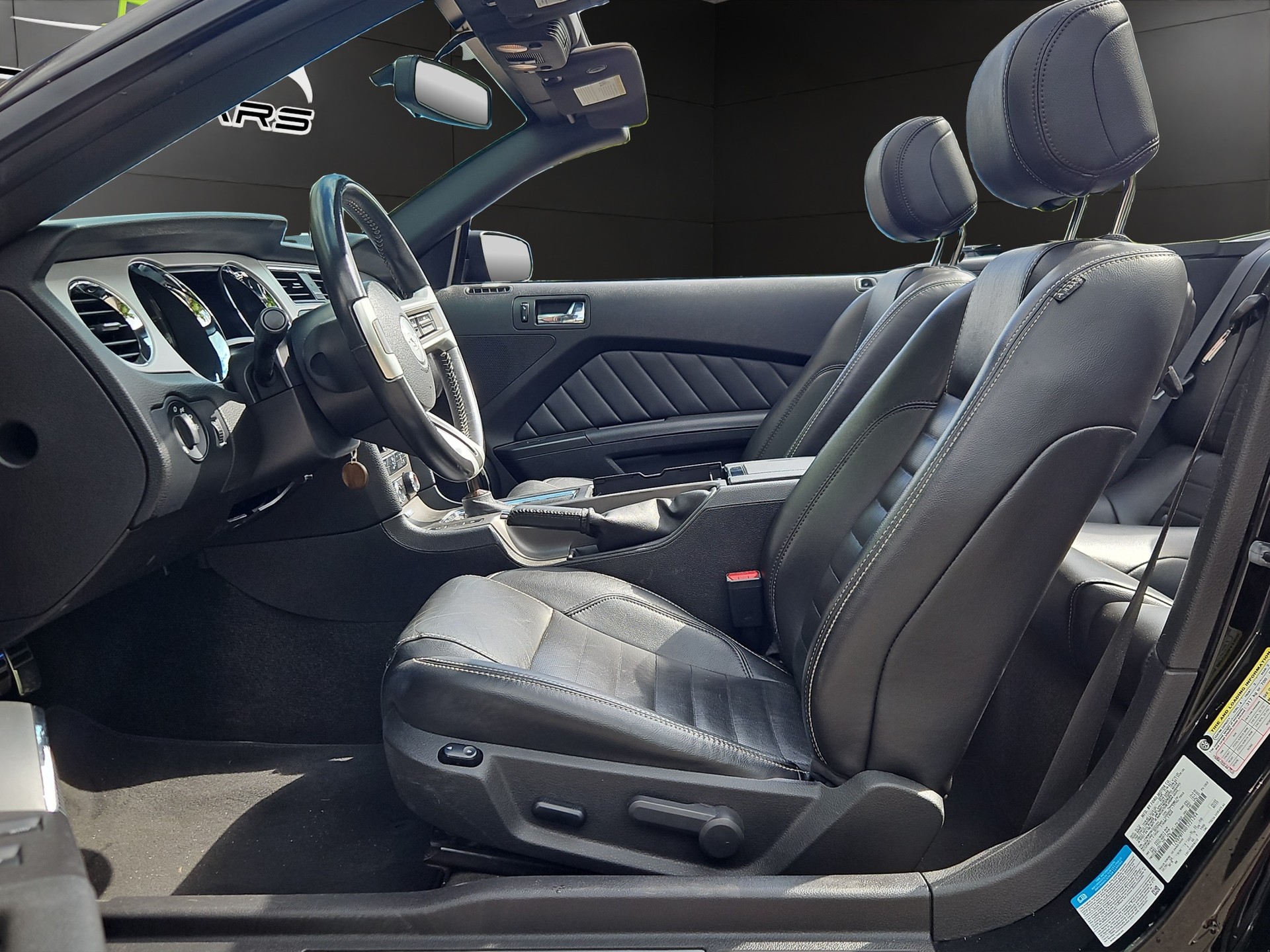 FORD Mustang GT 5.0 Manual-image-10