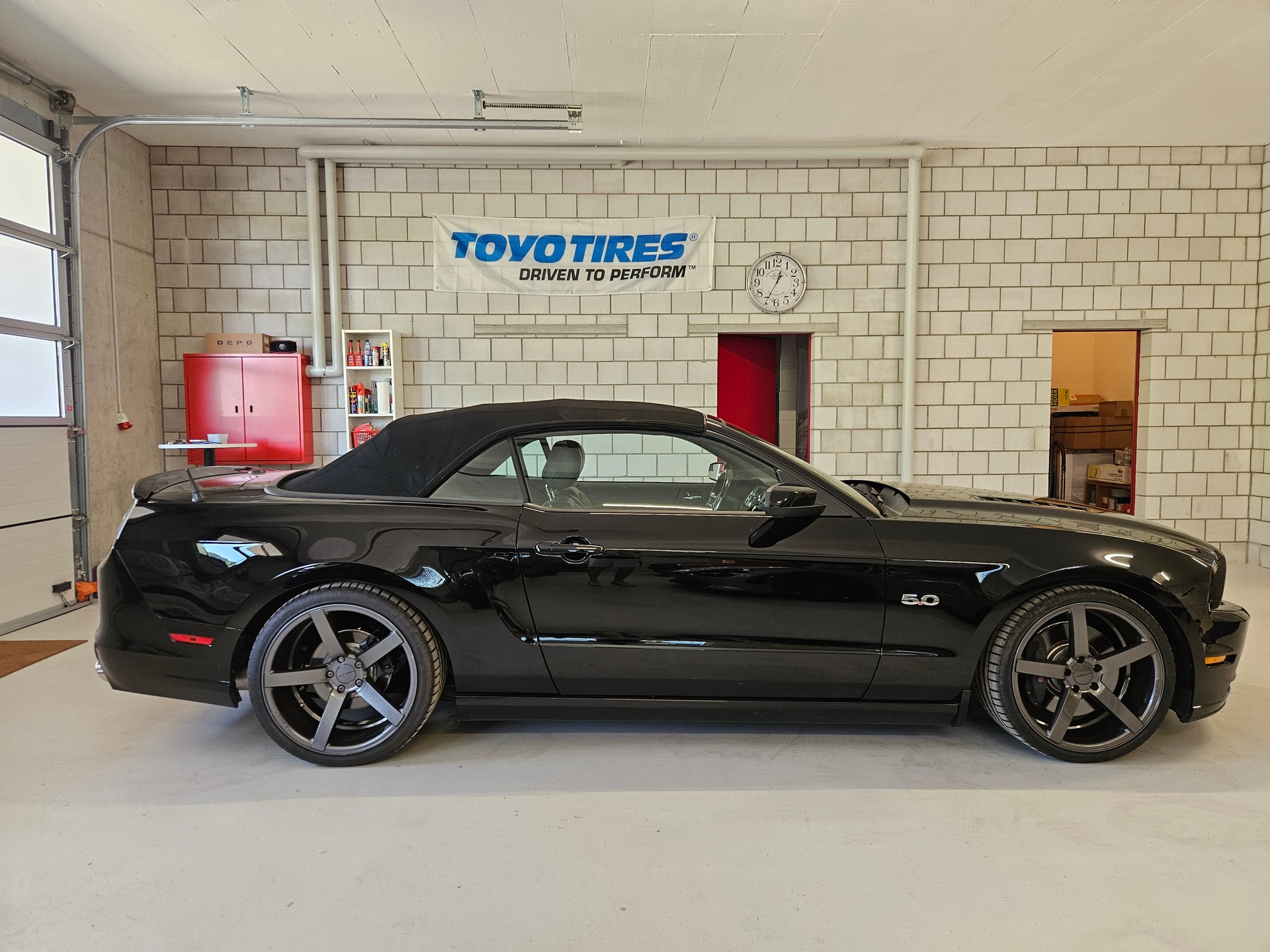 FORD Mustang GT 5.0 Manual-image-14