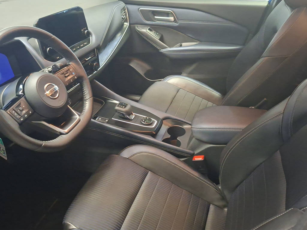 NISSAN Qashqai 1.3 DIG-T 158 Tekna 4x4-image-4