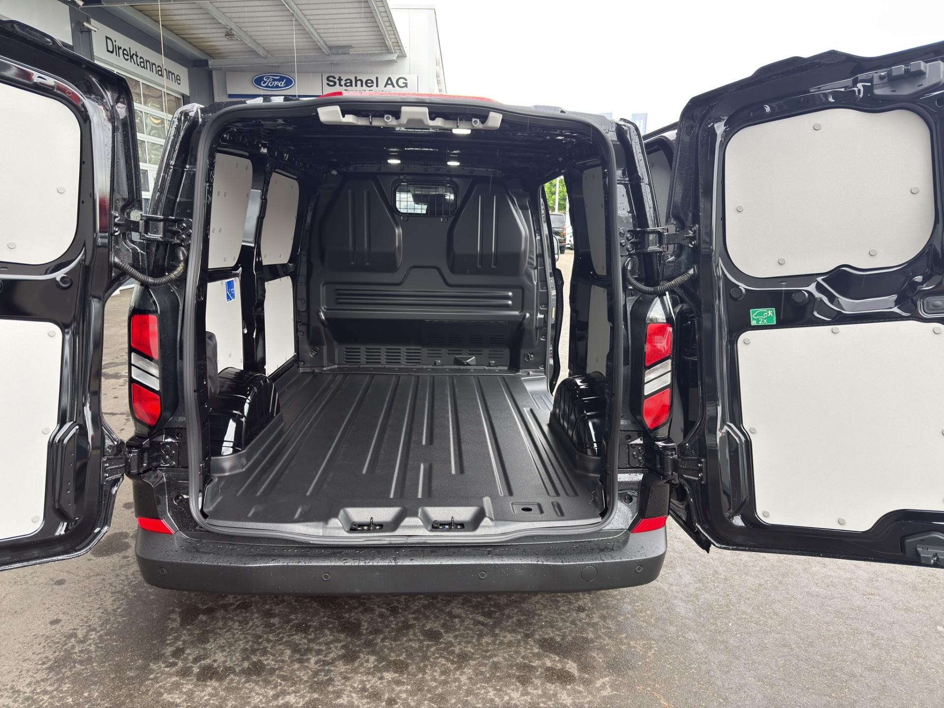 FORD Transit C Van 320 L1 2.0 EcoBlue 136 Trend-image-12