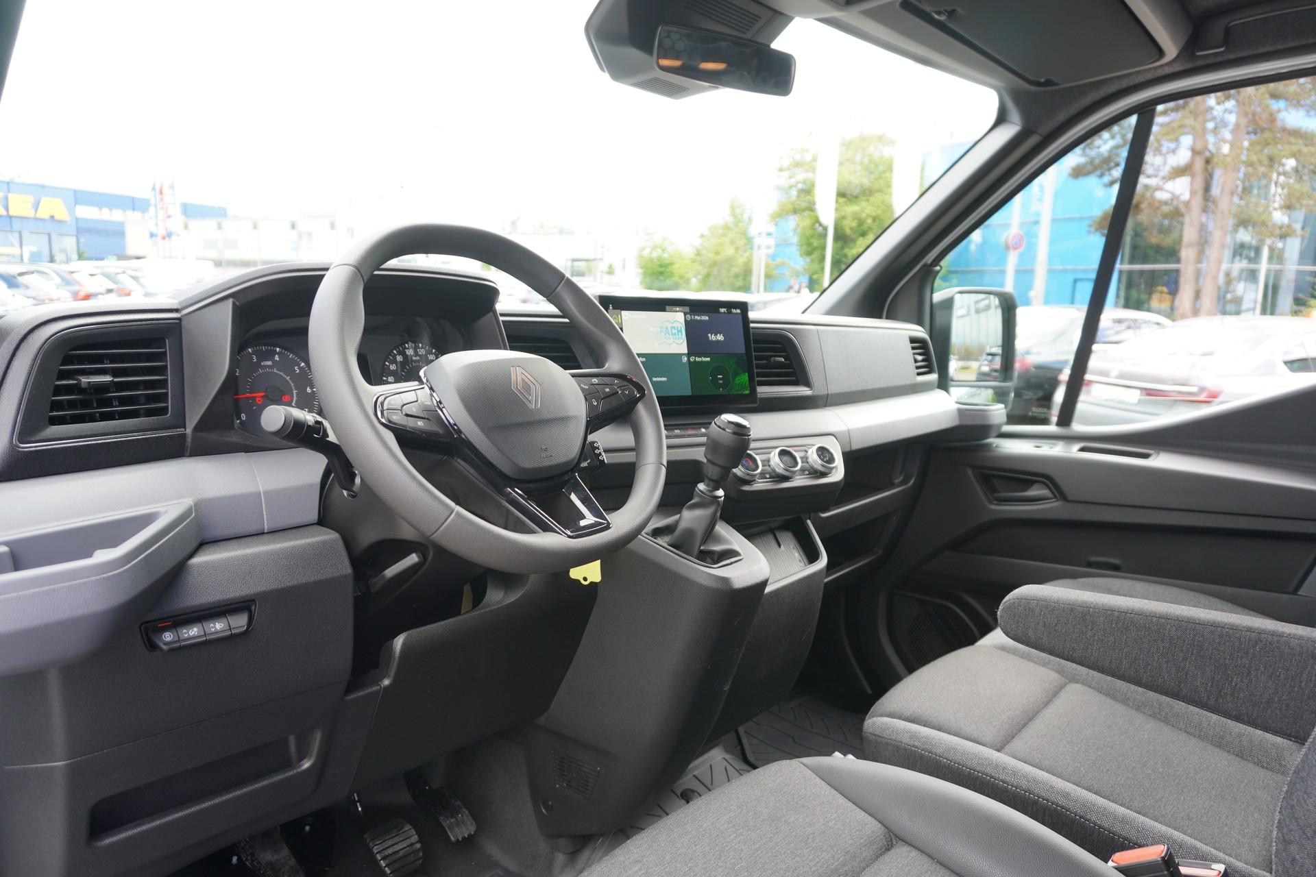 RENAULT Master T33 2.0 Blue dCi 105 L2H2 Advance-image-18