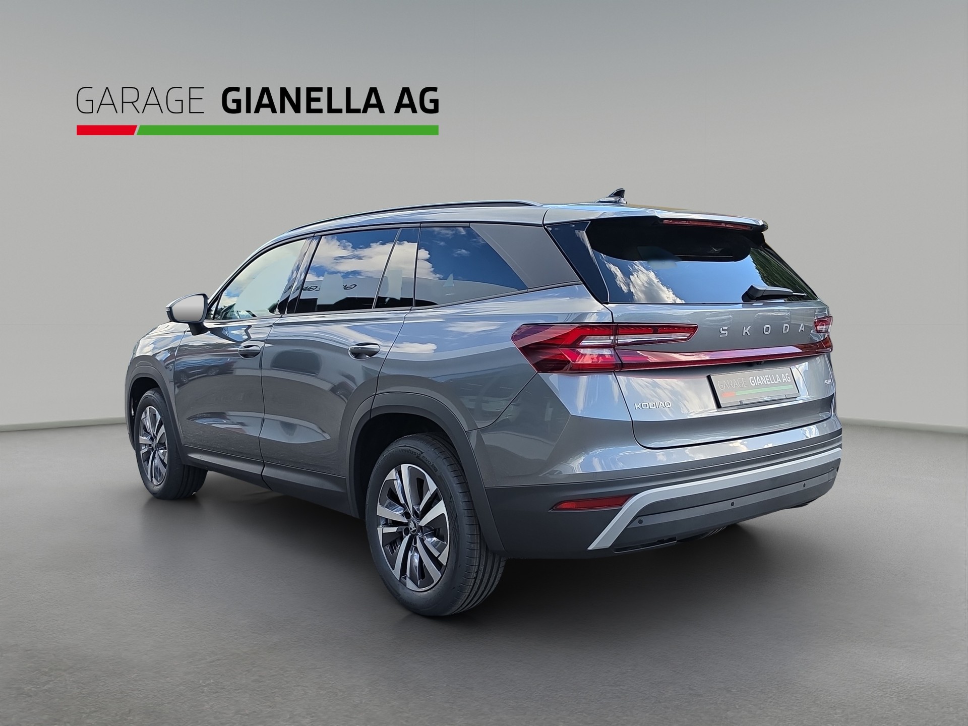 SKODA Kodiaq 2.0 TSI Dynamic 4x4-showroom-element-2