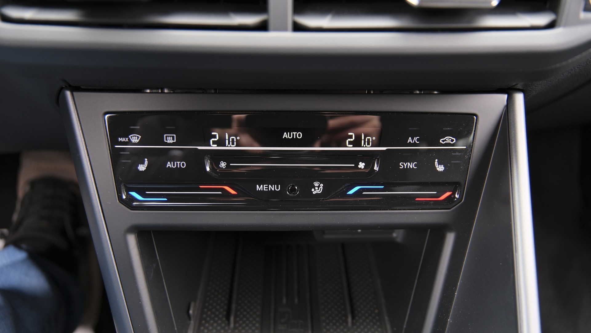 VW Taigo 1.0 TSI R-Line DSG-image-18