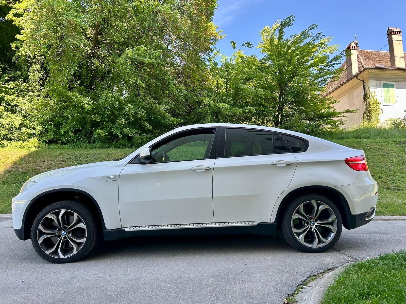 BMW X6 xDrive 50i Steptronic-showroom-element-1