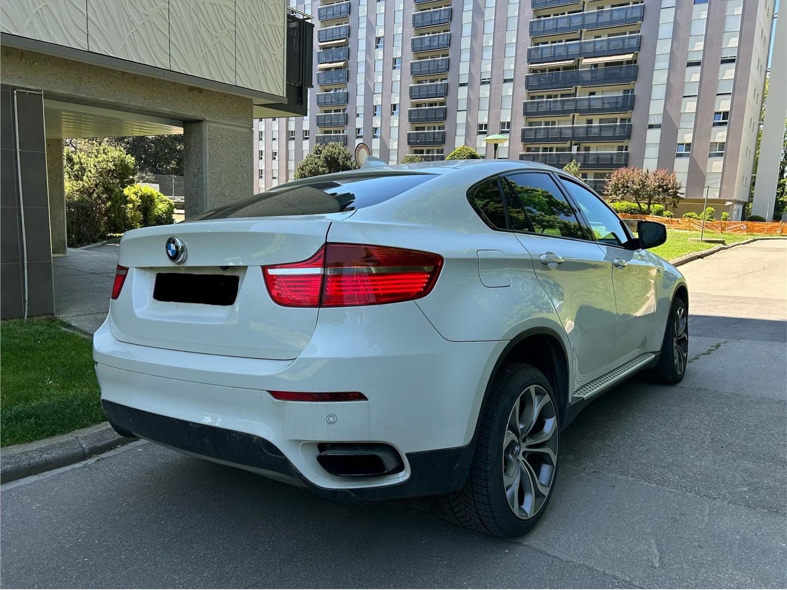 BMW X6 xDrive 50i Steptronic-showroom-element-3