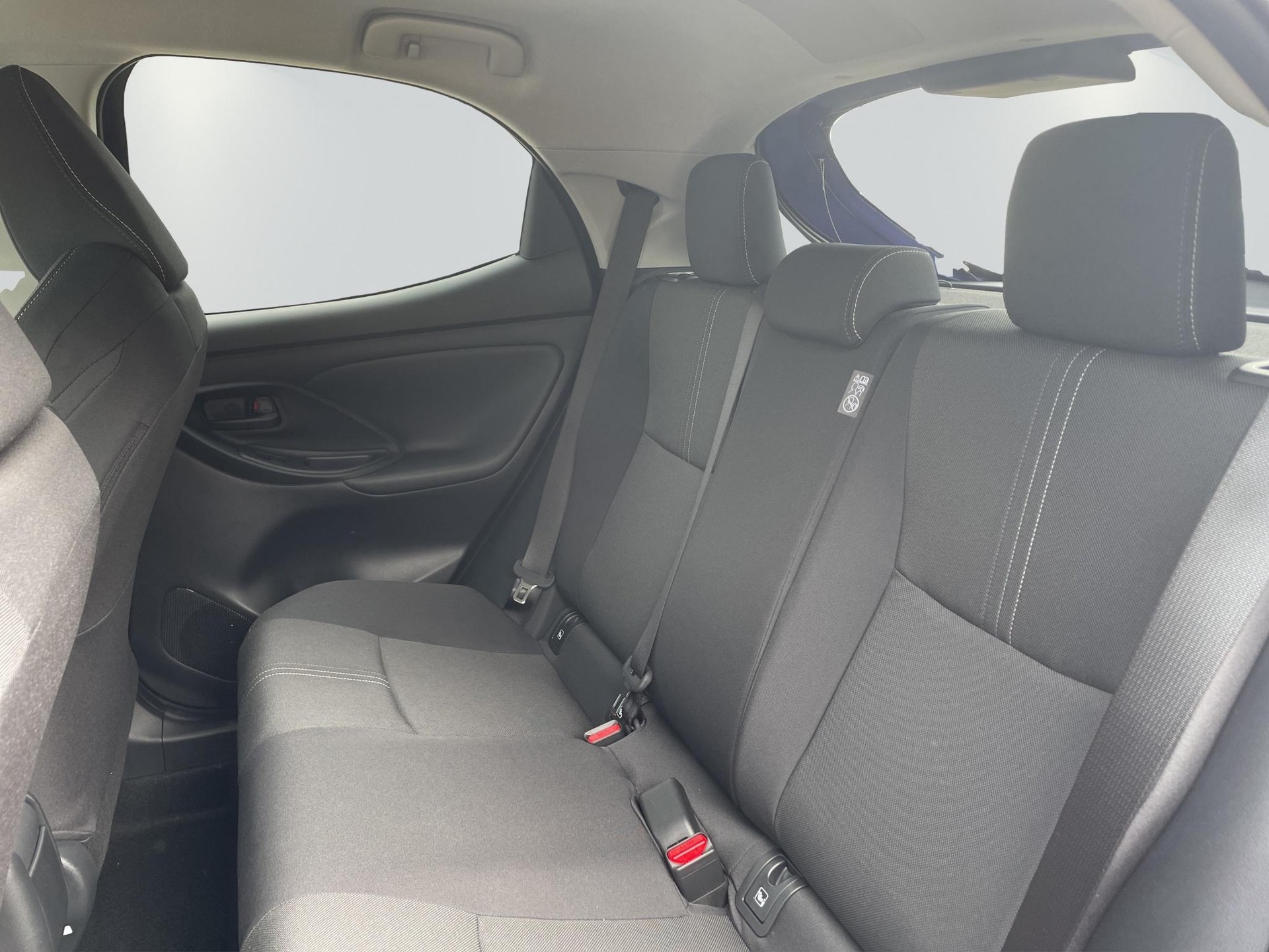 TOYOTA Yaris 1.5 VVT-i HSD Trend-image-11