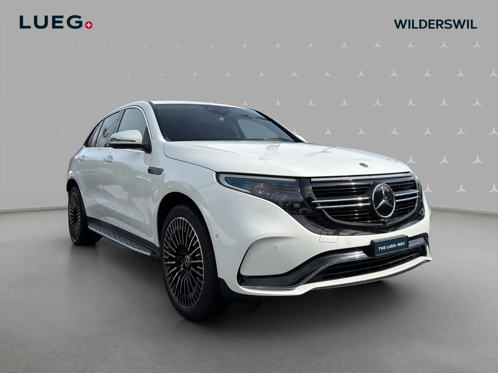 MERCEDES-BENZ EQC 400 AMG Line 4Matic-image-4